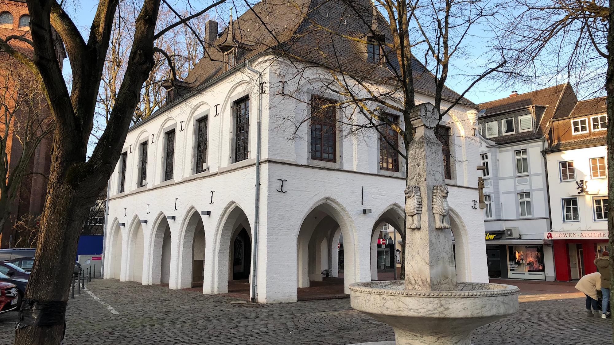 Das historische Rathaus in Erkelenz ist Teil der Route des Erinnerns. (c) Garnet Manecke