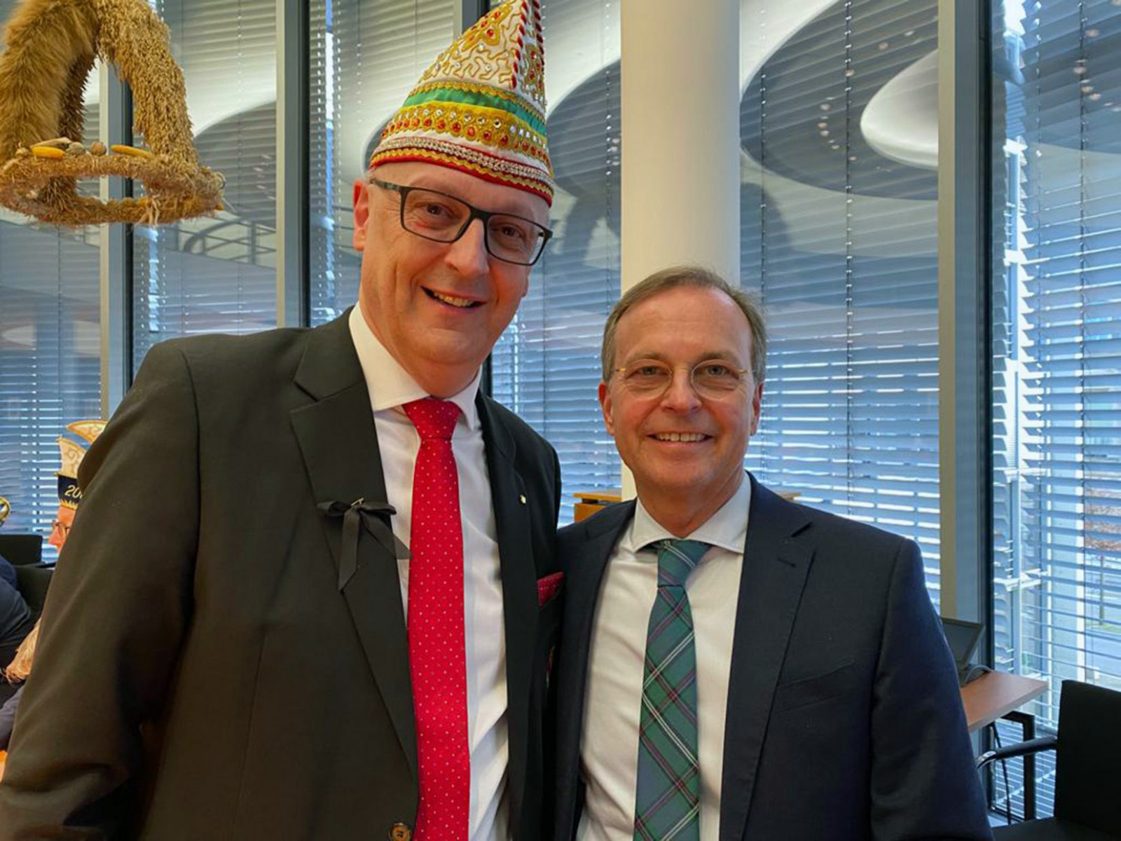 Auch Humor gehört ins Parlament: Thomas Rachel und Klaus-Ludwig Fess (links). (c) privat
