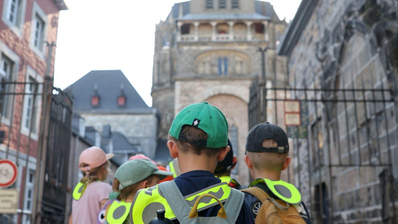 Rund 2100 Kinderpilger machten sich auf den Weg zum Aachener Dom.. (c) Bistum Aachen/Andreas Steindl