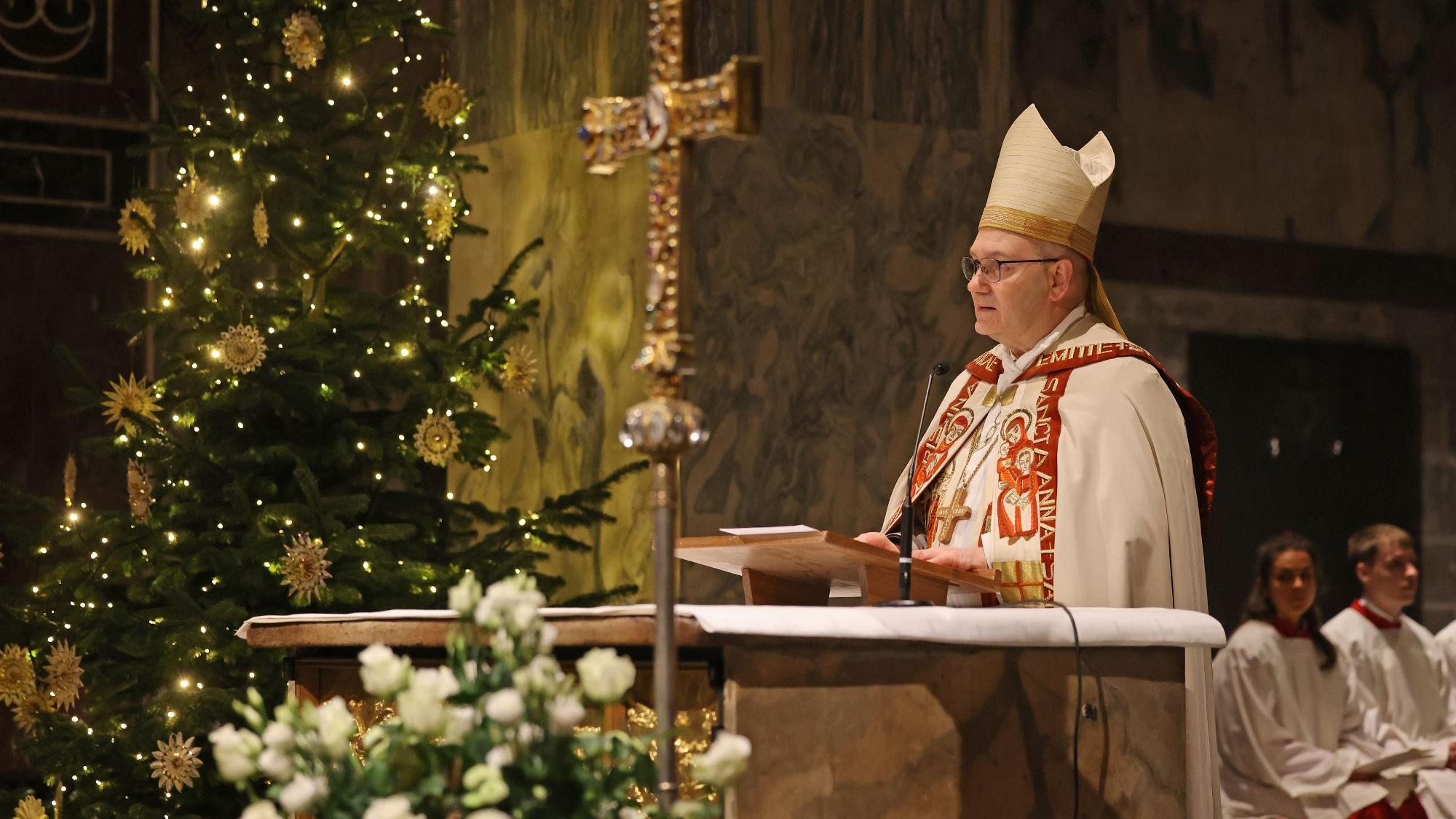 Fordert kritisch-konstruktive Diskussionen statt Spaltung: Bischof Helmut Dieser.