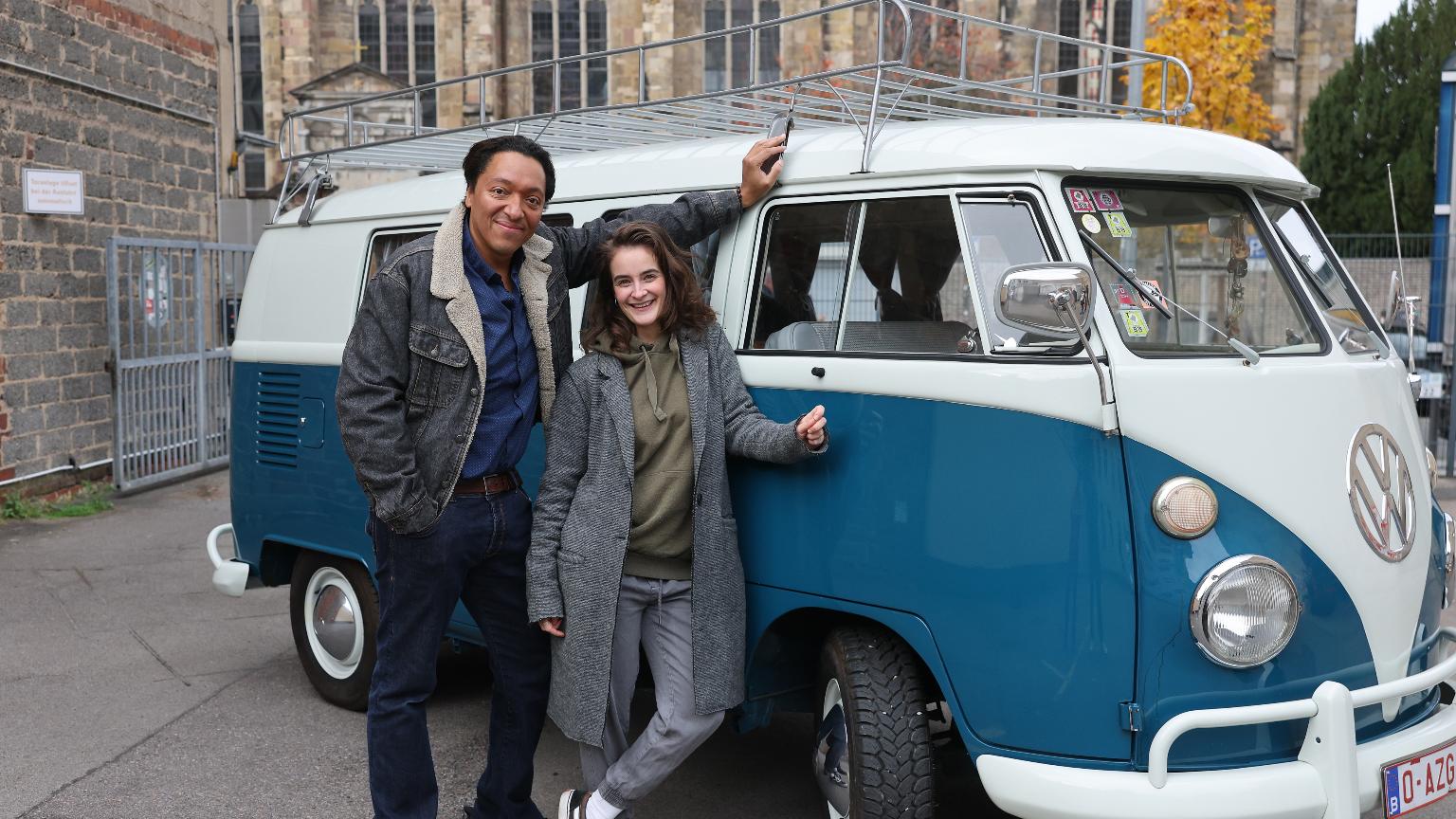 Felix Frenken und Lara Wolf bei den Dreharbeiten zur Weihnachtsgeschichte. (c) Andreas Steindl