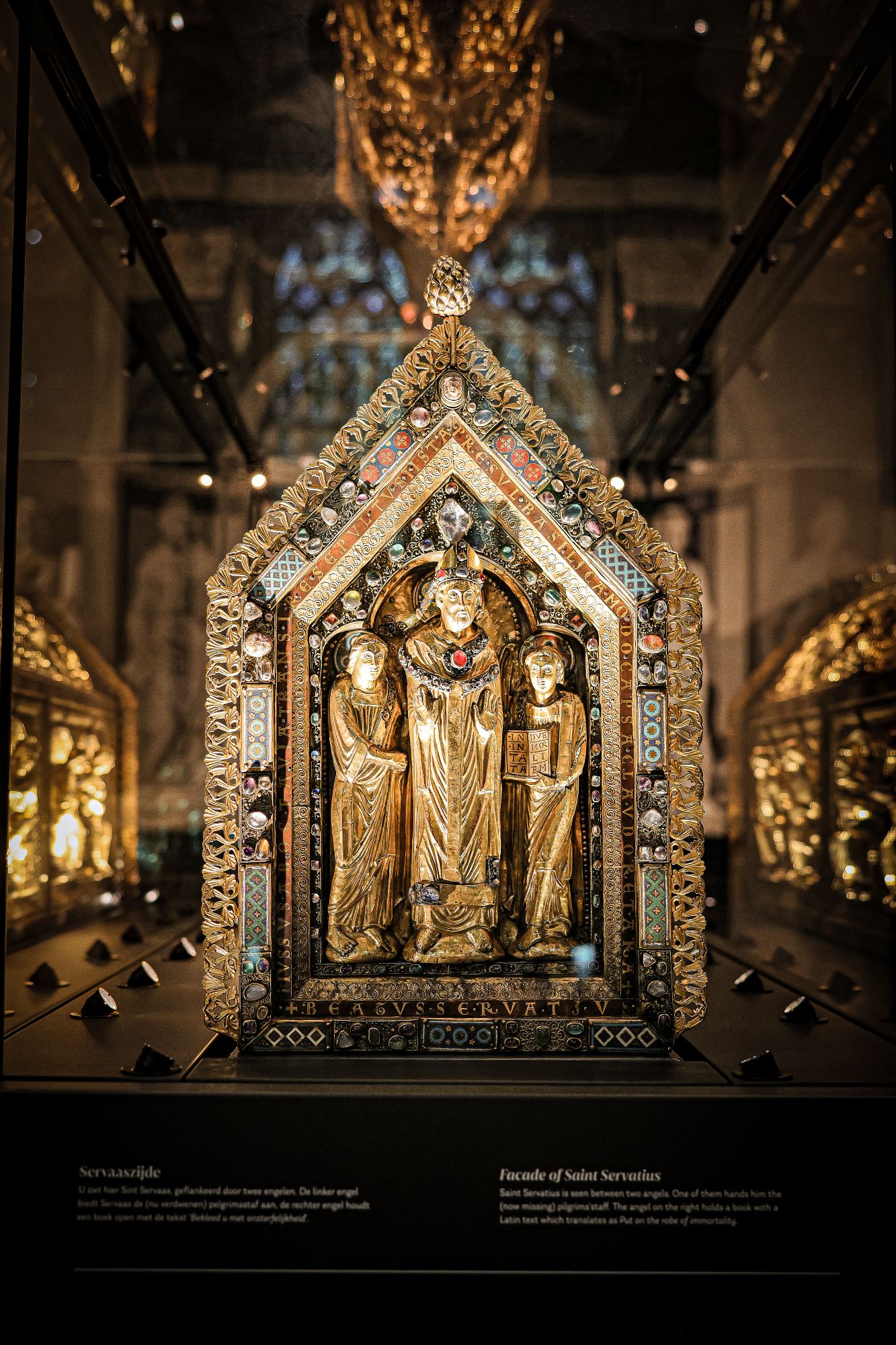 Der mittelalterliche Schrein mit den Gebeinen des heiligen Servatius von Tongern-Maastricht. Der Schrein wiegt gut 130 Kilogramm und wird von bis zu acht Männern getragen. (c) Bistum Aachen/Andreas Steindl