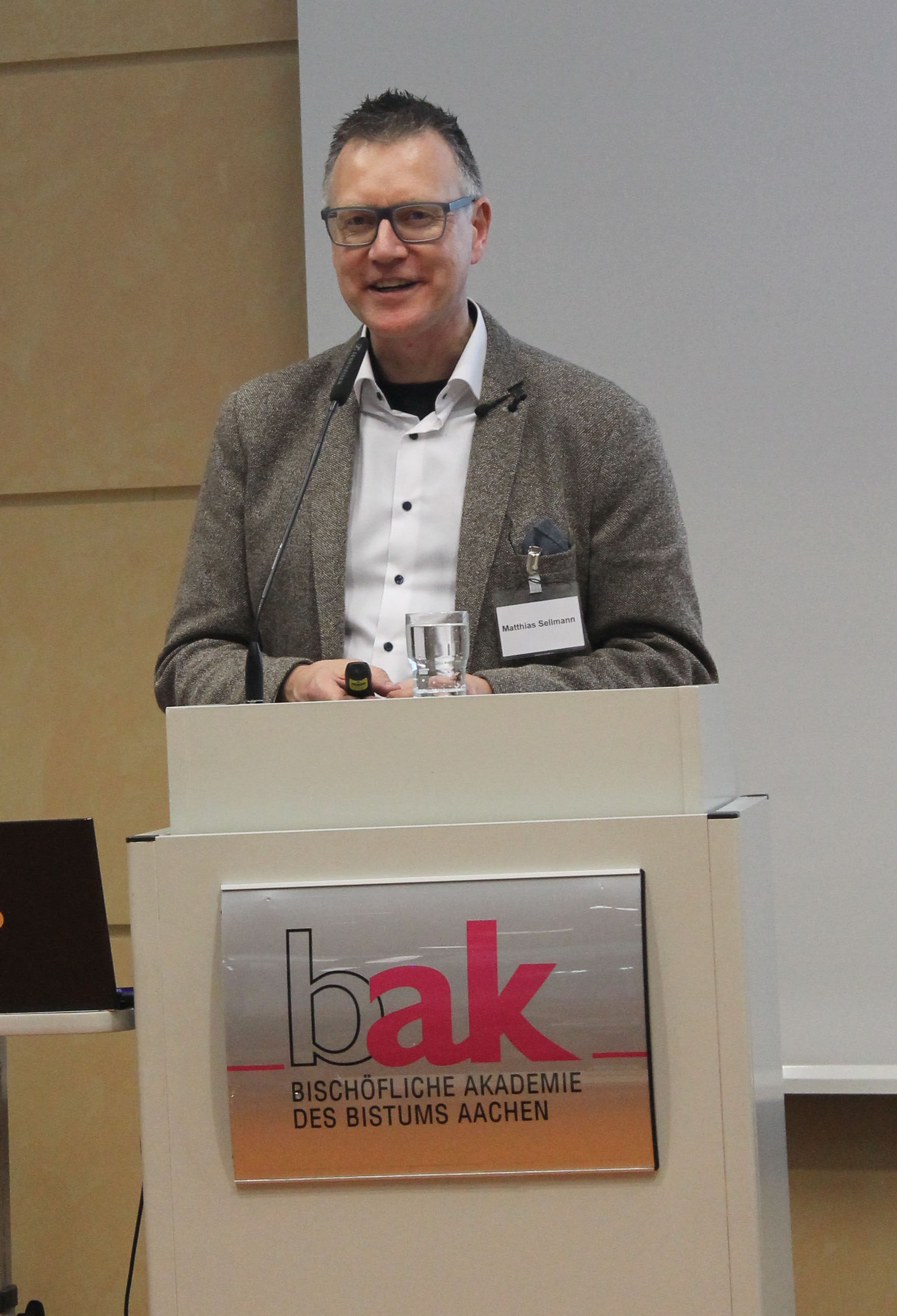 Theologieprofessor Matthias Sellmann befasste sich mit der Zukunftsfähigkeit der Kirche. (c) Kathrin Albrecht
