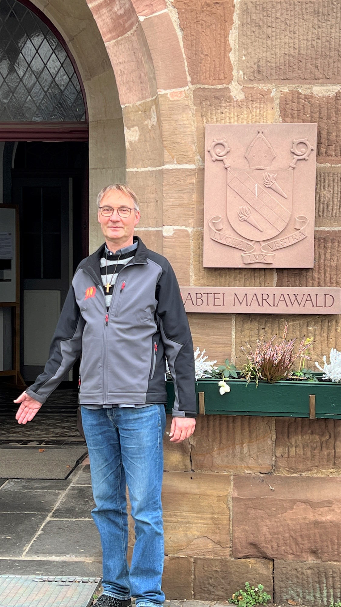 Hereinspaziert: Andreas Rose ist der neue geistliche Leiter in Mariawald. (c) privat