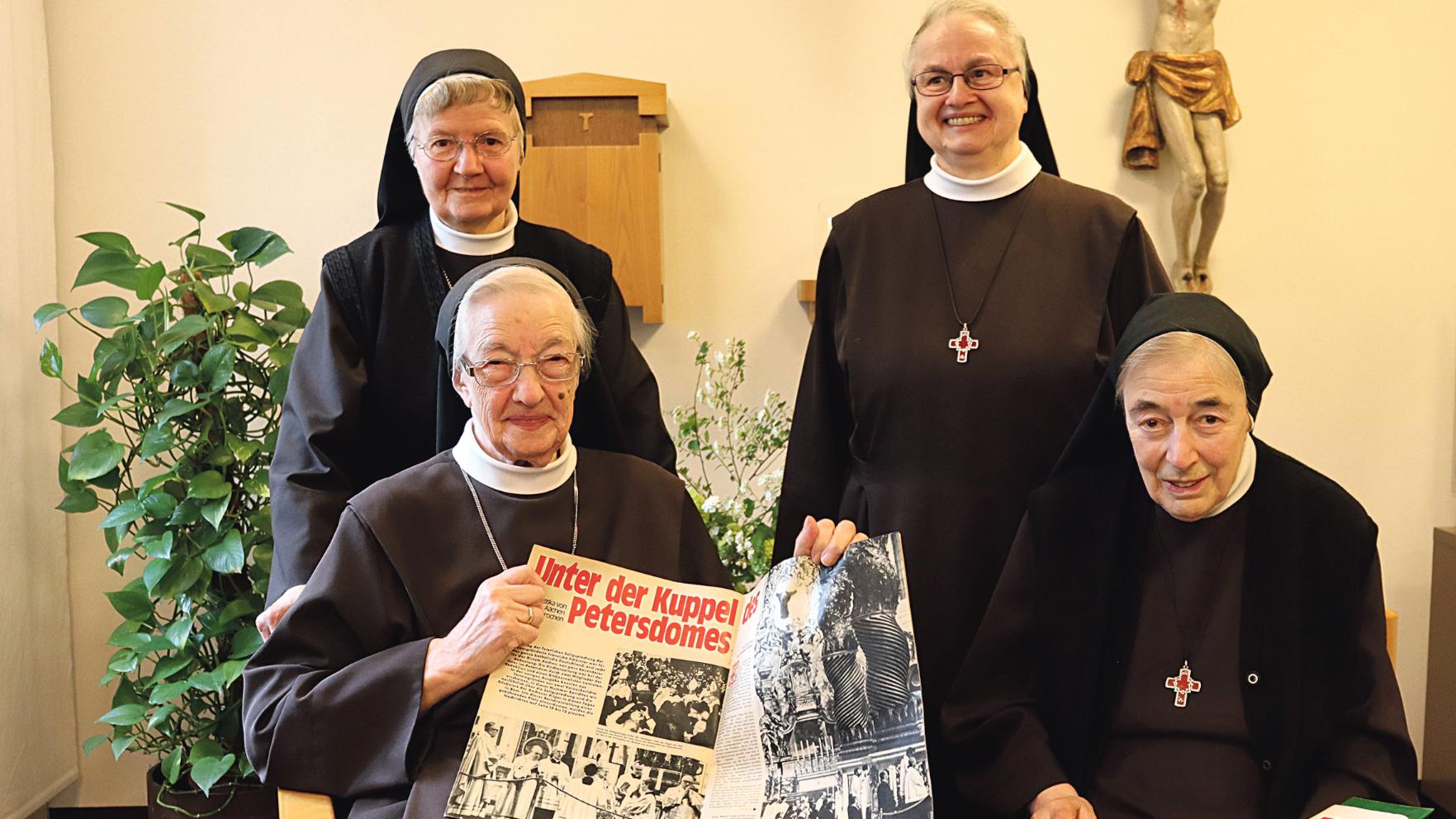 Gruppenbild Schwestern von Arme-Schwestern-vom-heiligen-Franziskus (c) Andrea Thomas