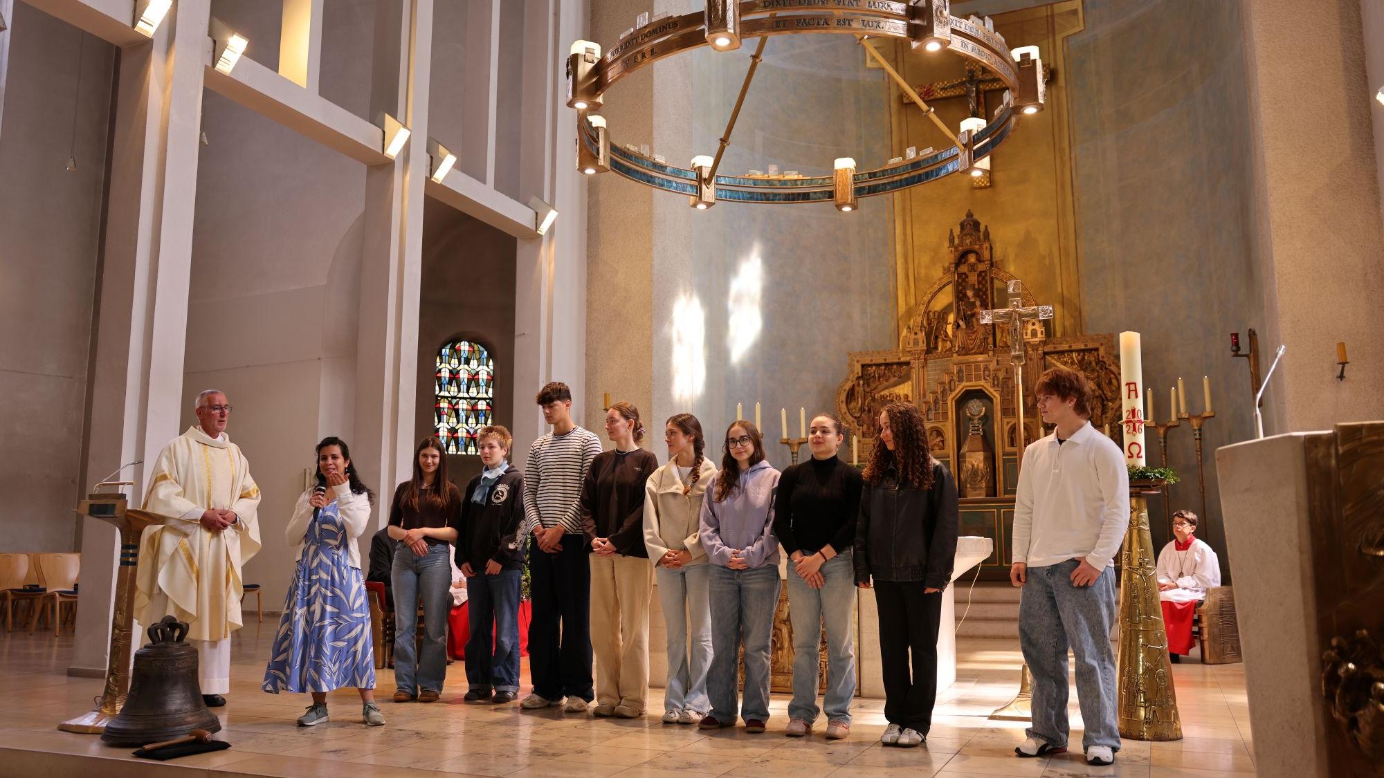 Der Aussendungsgottesdienst wurde in St. Maria Himmelfahrt Jülich gefeiert. (c) Stephan Johnen