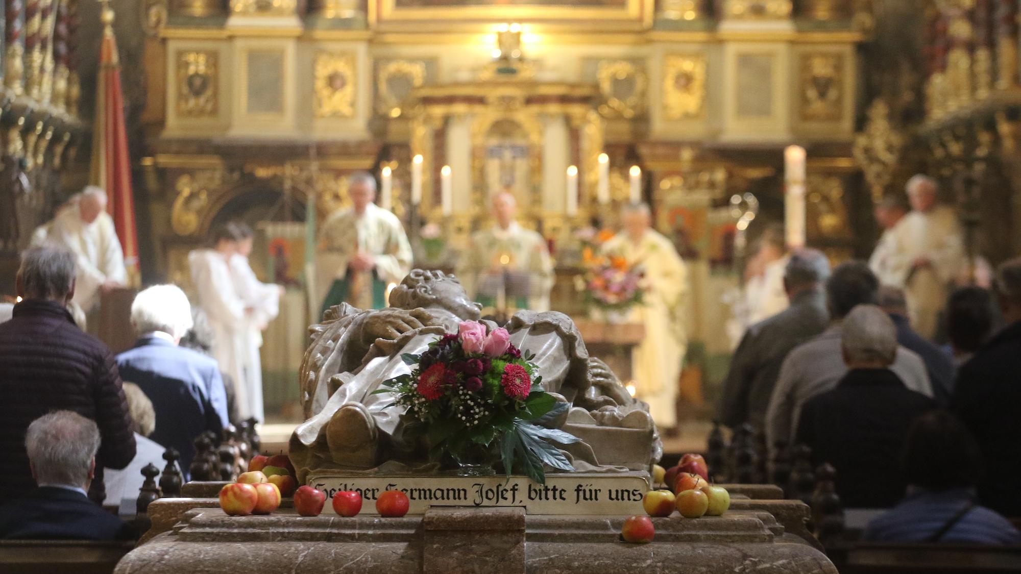 Der Eröffnungsgottesdienst wird am 11. März um 18.30 Uhr in der Basilika Steinfeld gefeiert. (c) Stephan Johnen