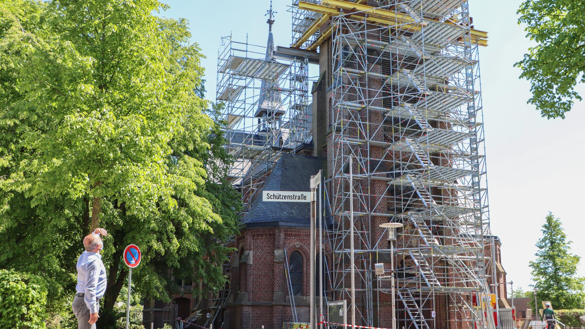 Gefährdungsbeurteilungen auch auf Baustellen der Kirchengemeinden gehören zum Arbeitsfeld von Harald Menk. (c) Arne Schenk