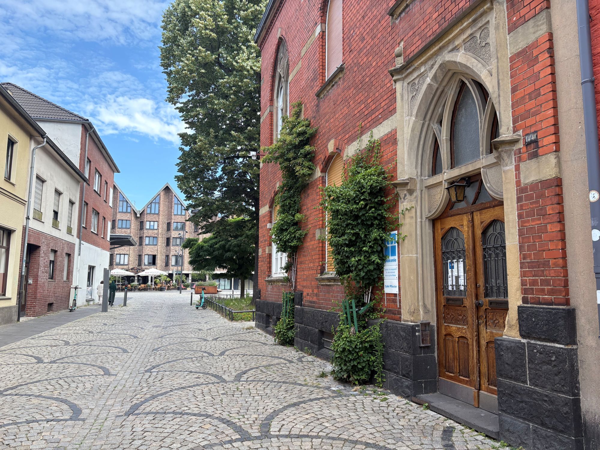 Das Café Pflaster an der Kapuzinerstraße verbesserte das Umfeld. (c) Garnet Manecke