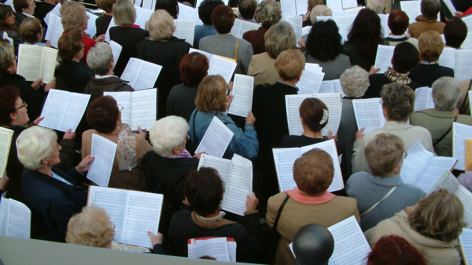 Woche für Woche singen und musizieren im Bistum Aachen 20.000 Menschen in Kirchenchören und -orchestern. (c) Burkard Vogt/pixelio.de