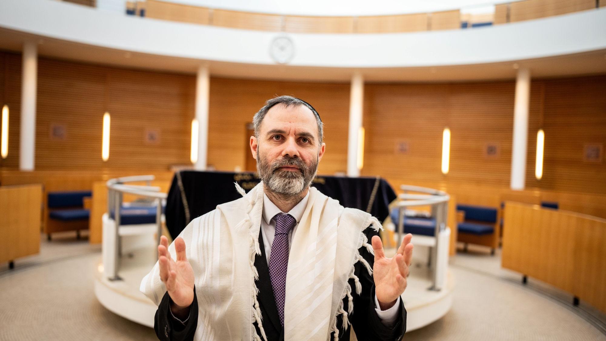 Von Prag nach Aachen: Bryan Weisz ist Rabbiner der Jüdischen Gemeinde. (c) Bistum Aachen/Christian van't Hoen