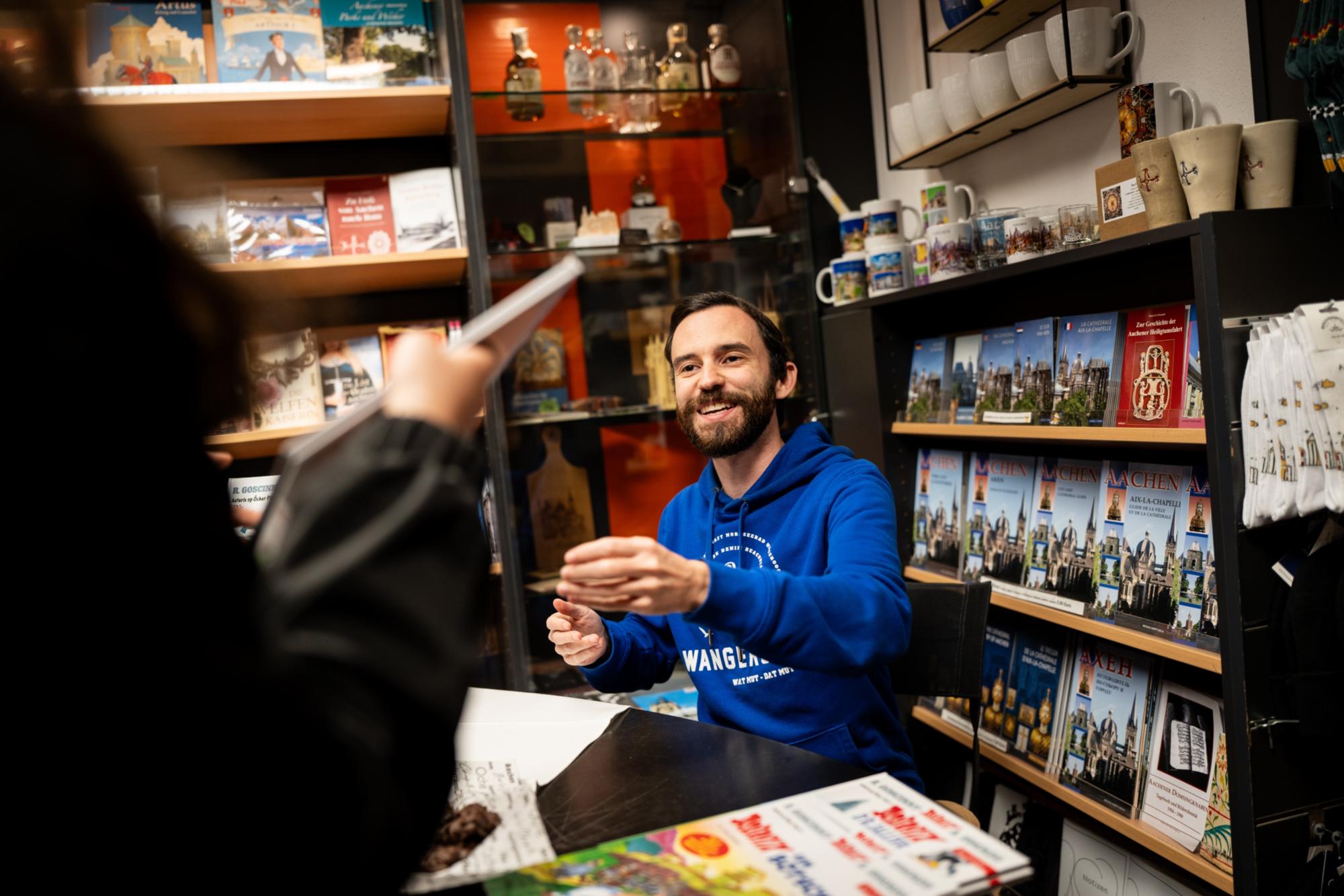 Die Asterix-Comics auf Öcher Platt sind im Domshop erhältlich.