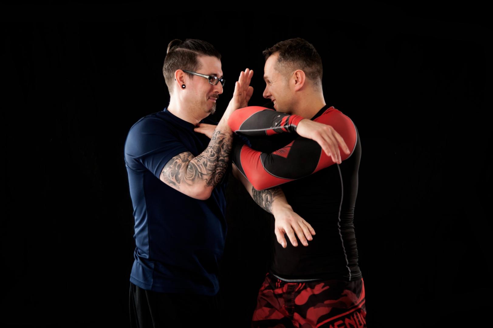 Bei der Kampfkunst Kenpo geht es nicht um den Angriff, sondern um dessen Abwehr. Um nicht unkontrolliert zuzuschlagen, muss man seine Emotionen im Griff haben. (c) www.pixabay.com