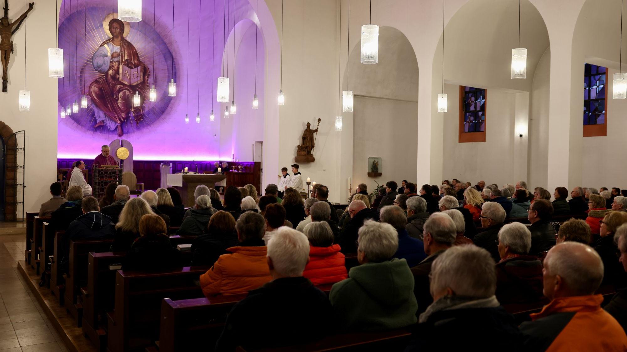 „Gerade das Ehrenamt trägt unsere Pfarreien und Kapellengemeinden“, bedankte sich Pater Wieslaw Kaczor SDS bei allen ehrenamtlich Tätigen.