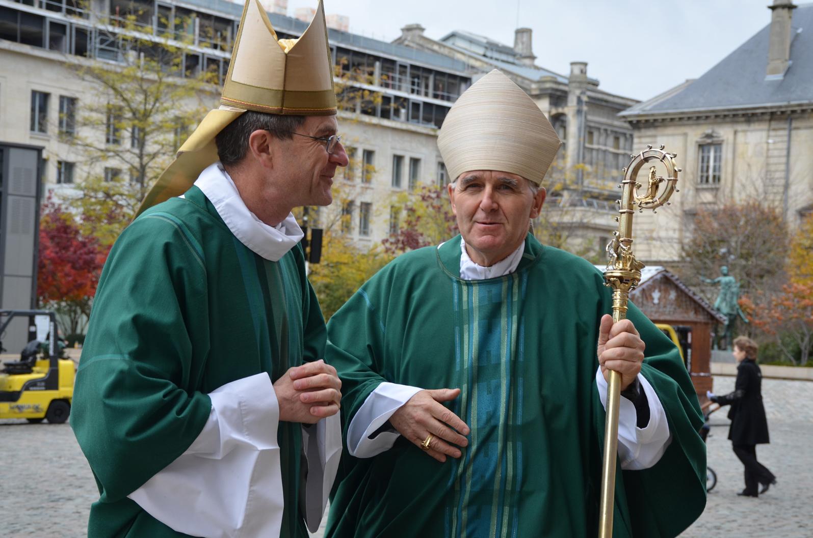  Ein Besuch im Zeichen von Verständigung, Versöhnung, Freundschaft: Weihbischof Johannes Bündgens (r.) beim Reimser Erzbischof Éric de Moulins-Beaufort. (c) Erzbistum Reims