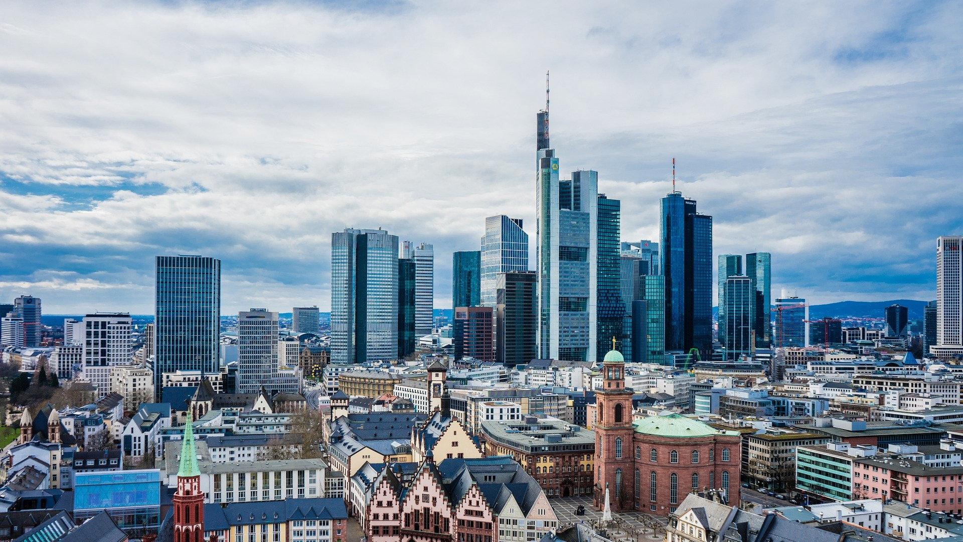 Finanzstandort Frankfurt – ein Gestaltungsort für die Kirche als Inhaberin gewaltiger Wertpapierbestände. (c) www.pixabay.com