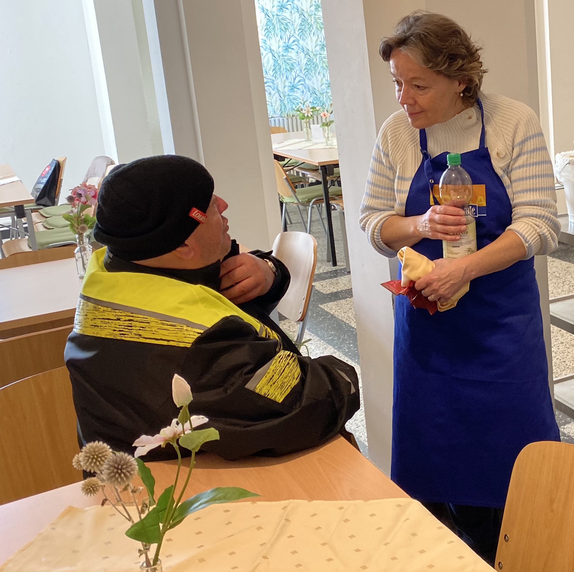 Dass Manuela Brülls und das Sant’Egidio-Team zuhören, ist noch wichtiger als das Essen. (c) Garnet Manecke