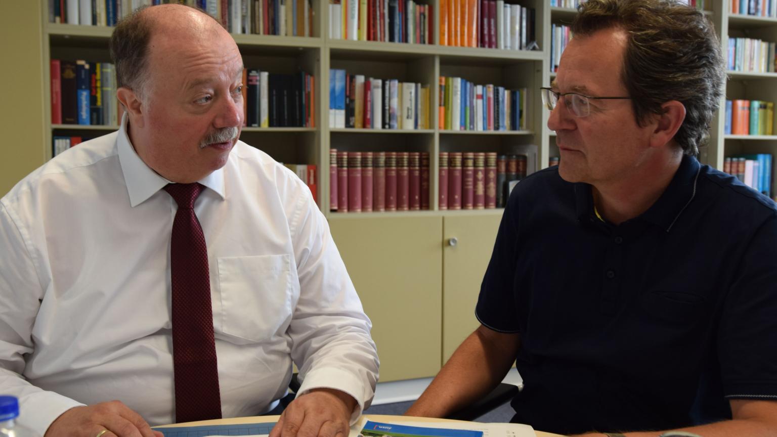 Zwei kluge Köpfe, welche die Leidenschaft teilen,  Glauben und Leben zusammenzubringen: Benno Groten (l.) und Rainer Oberthür. (c) Thomas Hohenschue