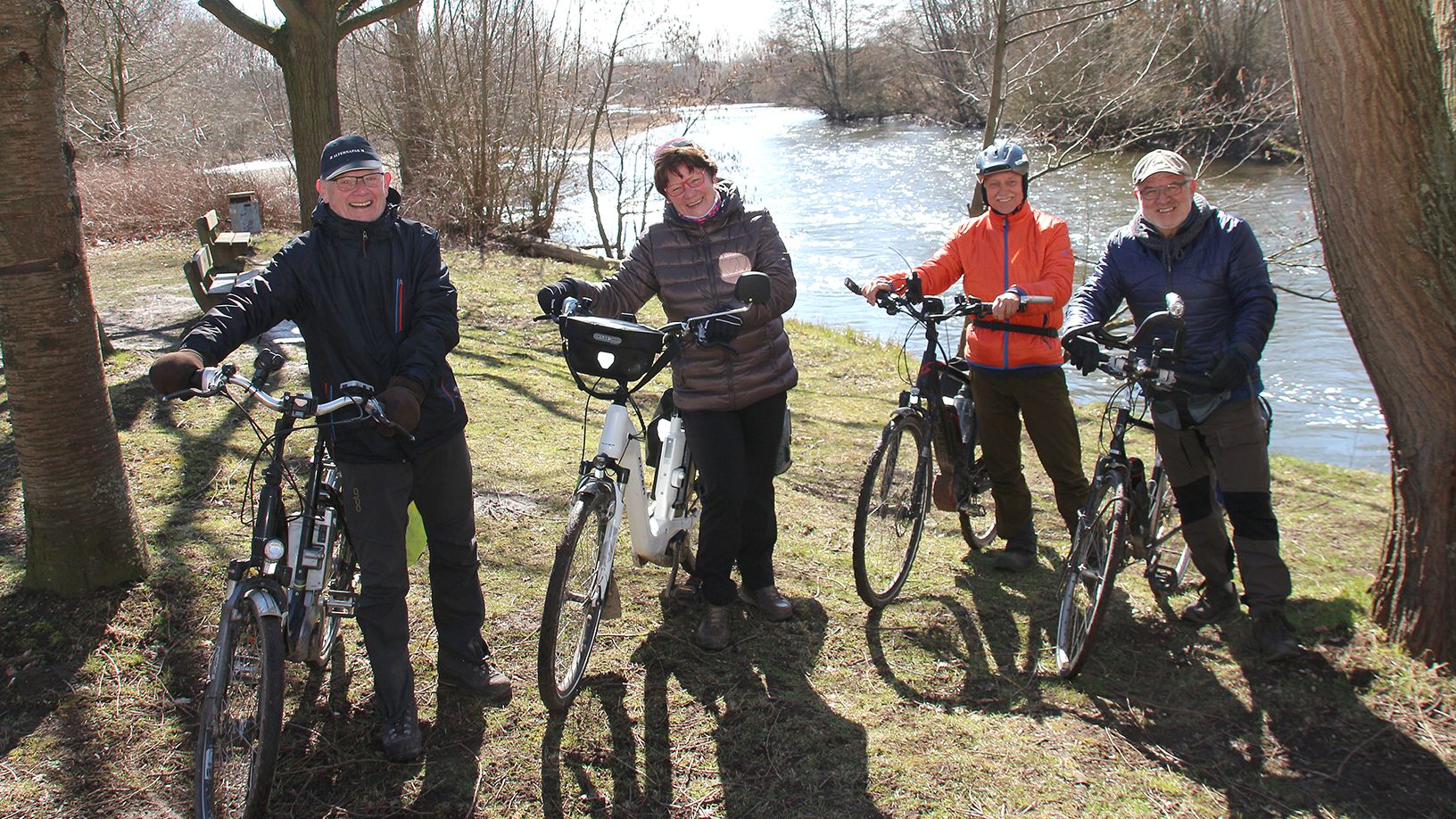 Tagestouren gehören zum Training: Josef Herkenrath, Gregor Ingenhaag, Roswitha Schilden und Coach Hartmut Ploenes (von rechts) (c) Arne Schenk