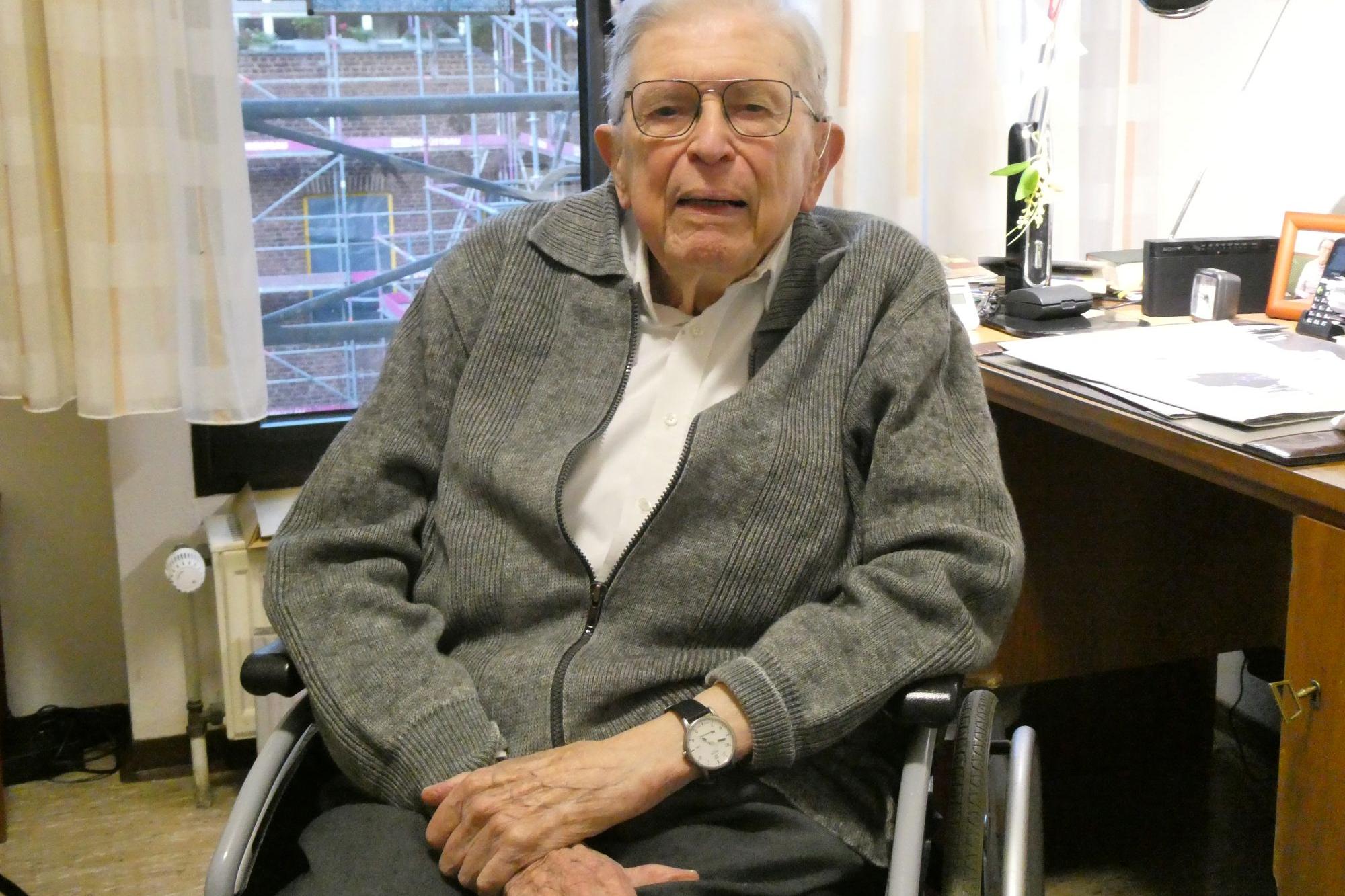 Erinnert sich noch lebhaft an die Auswirkungen des Konzils und der Liturgiereform im Bistum Aachen: der ehemalige Dompropst Dr. Herbert Hammans, der heute im Seniorenpflegeheim am Aachener Lindenplatz lebt.
