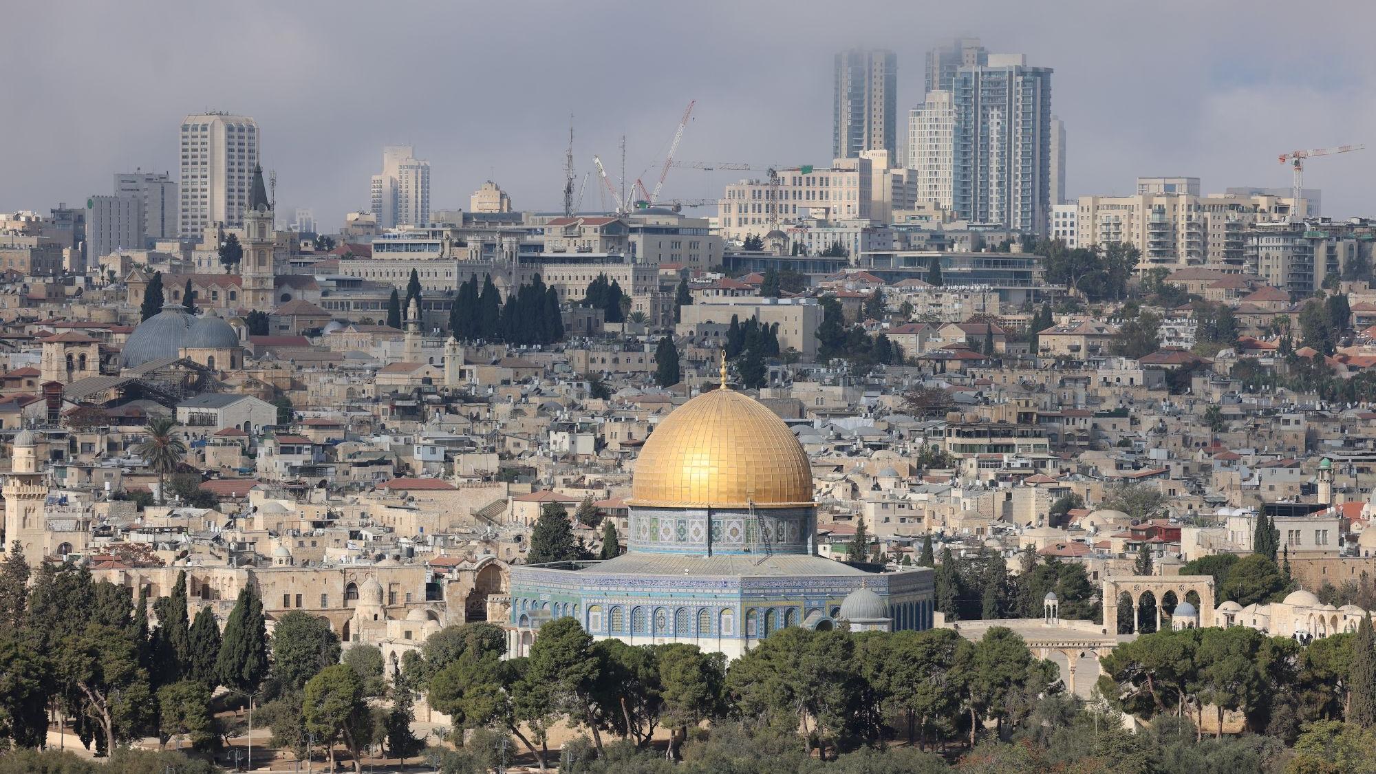 Ikonisches  Panorama: Der Blick vom Ölberg über das Kidrontal  auf die Jerusalemer Altstadt ist ein   beliebtes Motiv für Künstler, Fotografen und Selfie-Jäger.