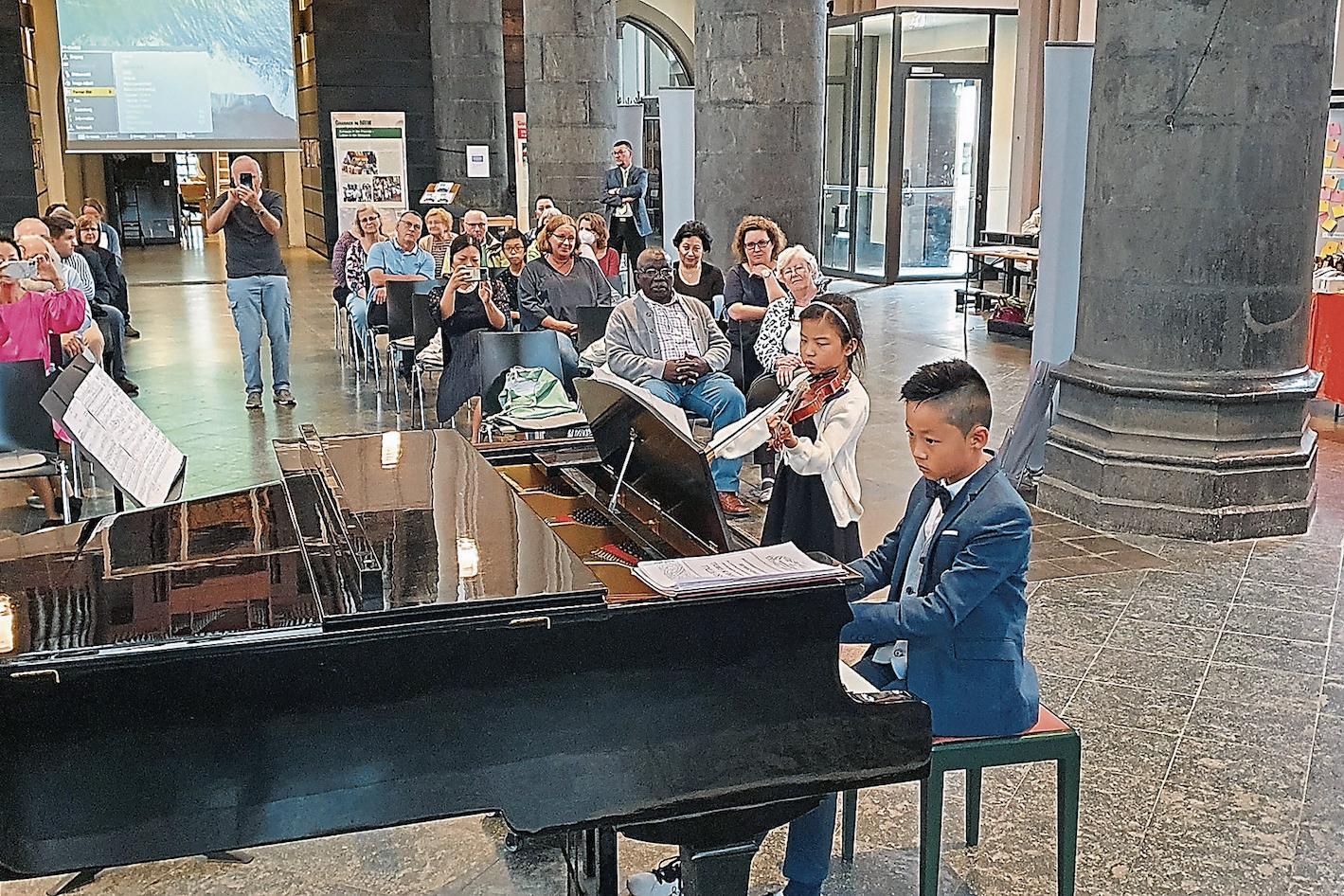 Junge Musizierende der Musikschule Mönchengladbach  sorgten für den musikalischen Rahmen der Jubiläumsfeier und begeisterten die Besucher.