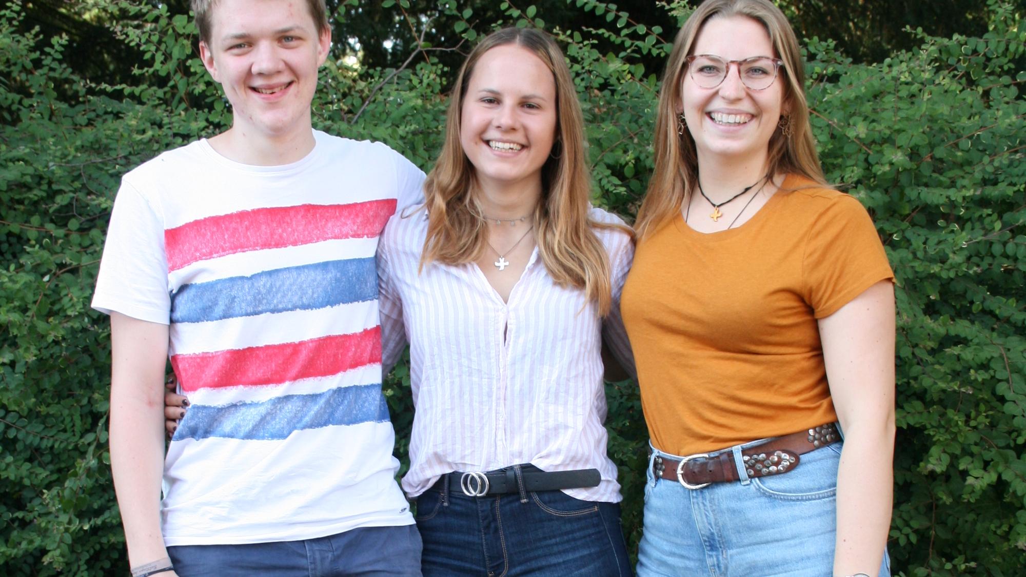 Franzi Goßmann, Regina Klasen und Matthias Thees (oben von rechts) wollen sich weiterhin für Glaubensaktivitäten außerhalb der Institution Kirche stark machen. (c) Ursula Weyermann