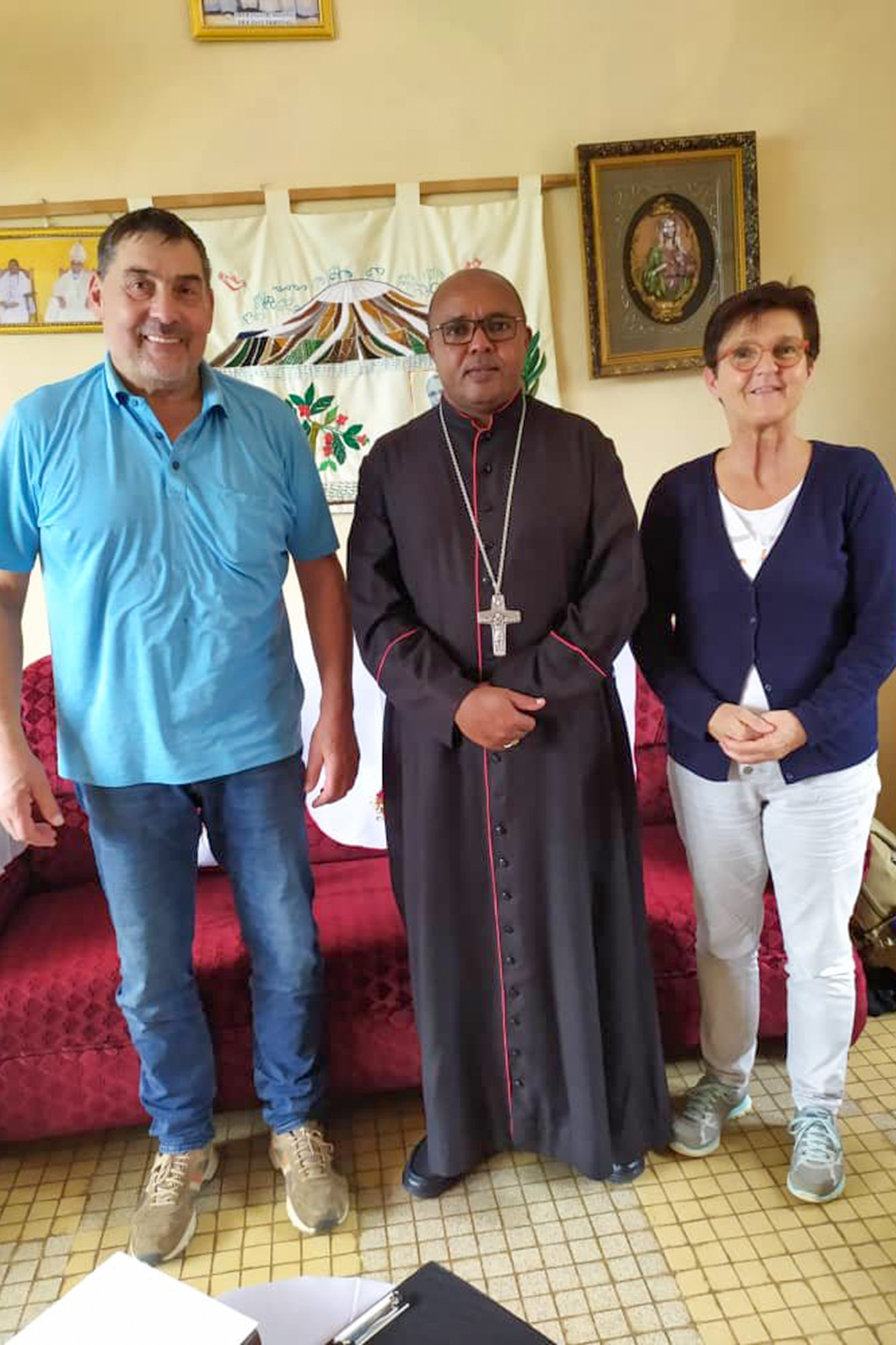 Besuch beim Bischof der Diözese Kigoma: Martin und Elke Krings wurden von  Joseph Mlola empfangen. (c) Marvin Kaes