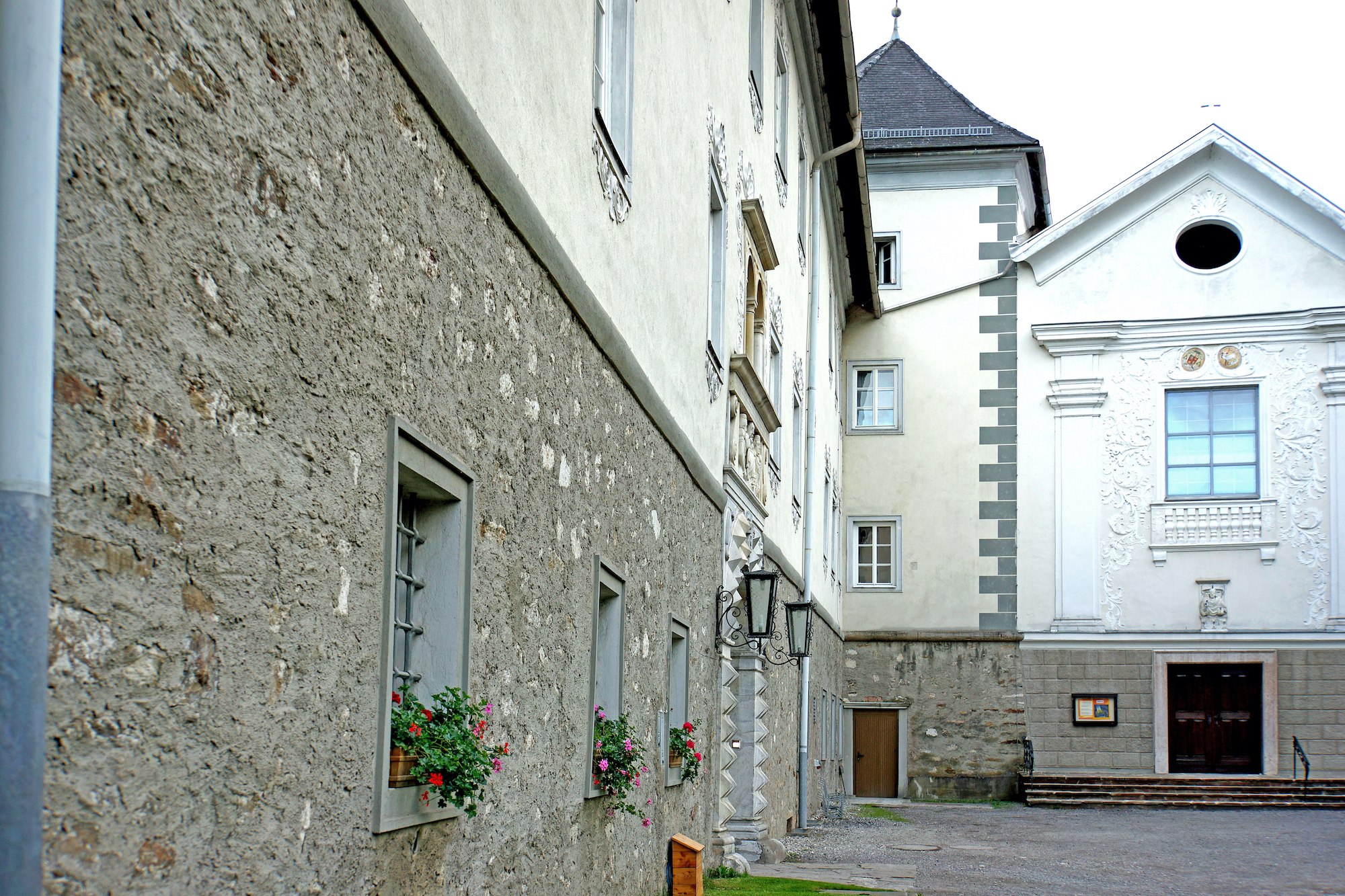 Das Kloster Wernberg der Mariannhiller Missionsschwestern in Kärnten, wo Silke Mallmann lebt. (c) wikimedia Commons/Dennis Jarvis