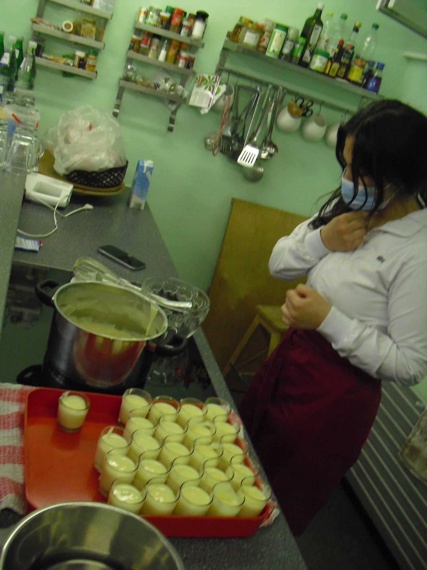 In der Küche der Jugendwerkstatt wird jeden Tag das Essen für alle zubereitet, vom Hauptgericht bis zum  Nachtisch. (c) Jugendwerkstatt