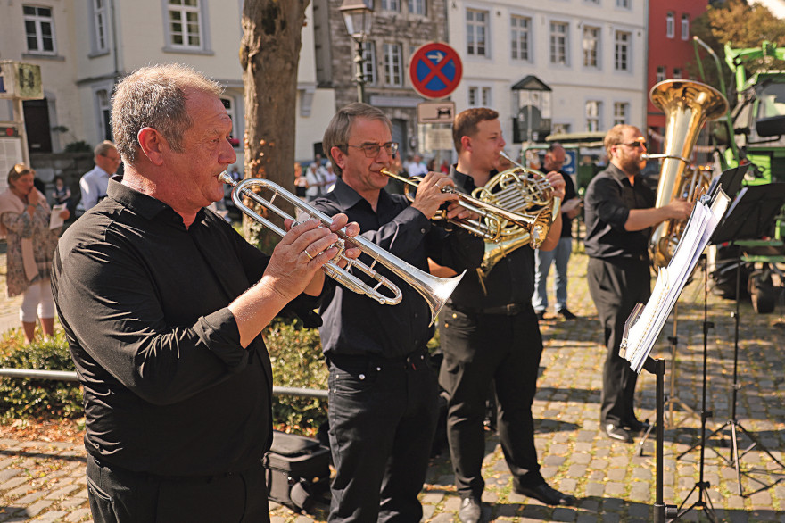 Die Korneliusbläser begleiteten die öffentliche Zeigung der Heiligtümer am ersten Sonntag. (c) Bistum Aachen/Andreas Steindl