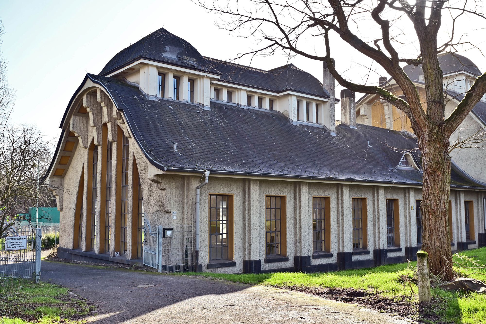 Am Uerdinger Rundweg liegt das historische Klärwerk. Dort werden Führungen und Veranstaltungen angeboten. (c) Andreas Bischof