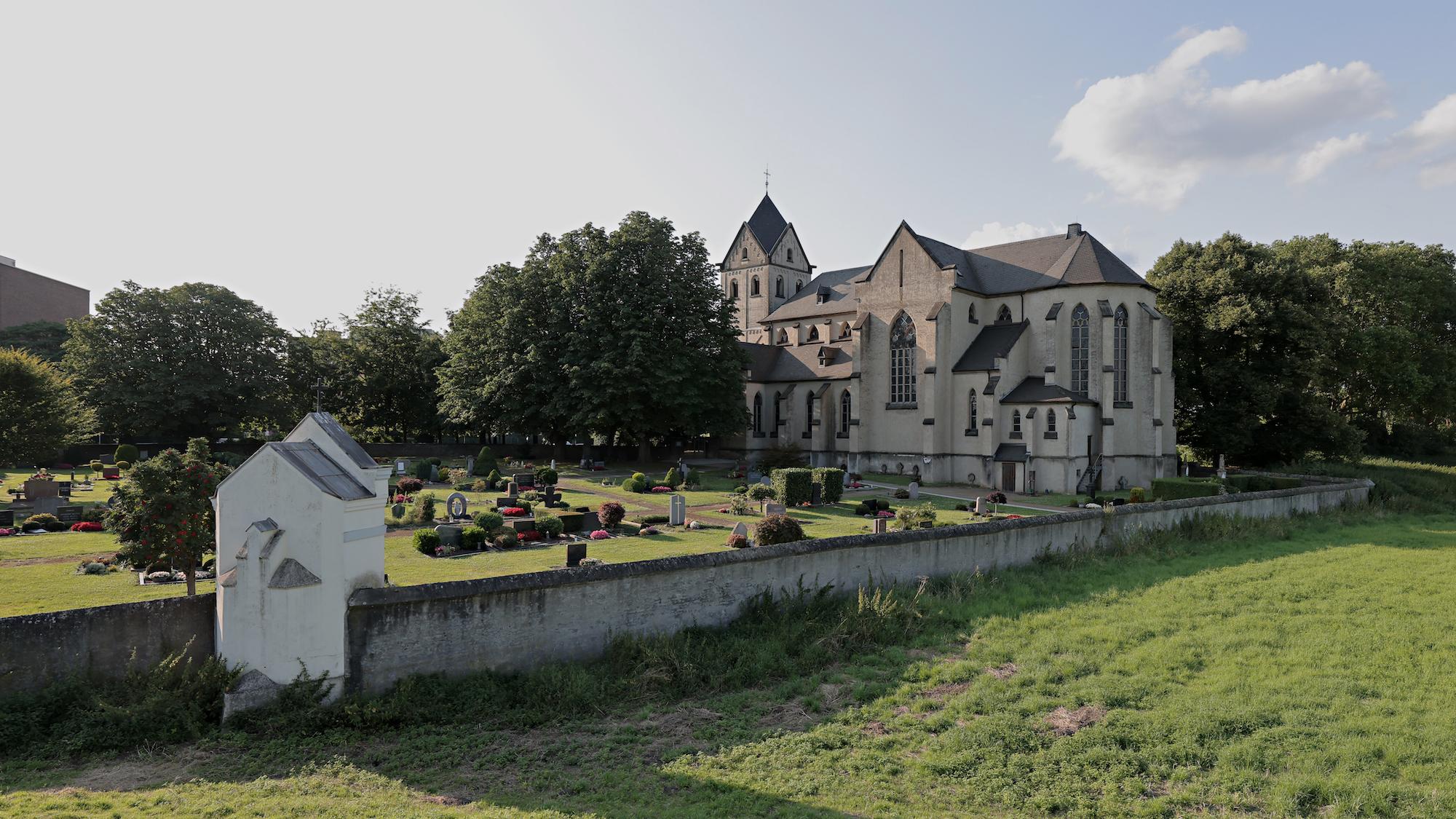 1150 wurde die Kirche St. Matthias  Hohenbudberg zum ersten Mal urkundlich erwähnt. (c) Dirk Jochmann