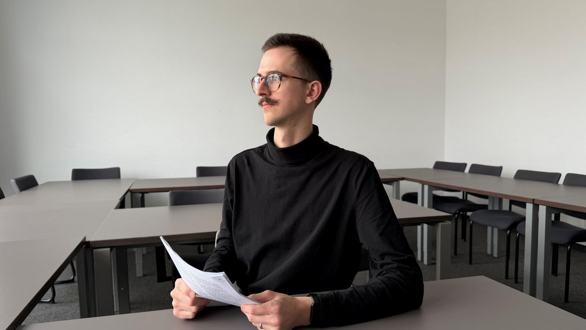 Leonard  K.   Kulisch Der 29-Jährige hat seinen Master in Psychologie in Leipzig gemacht. Er ist Doktorand an der Ruhr-Uni (Klinische Kinder- und Jugendpsychologie).