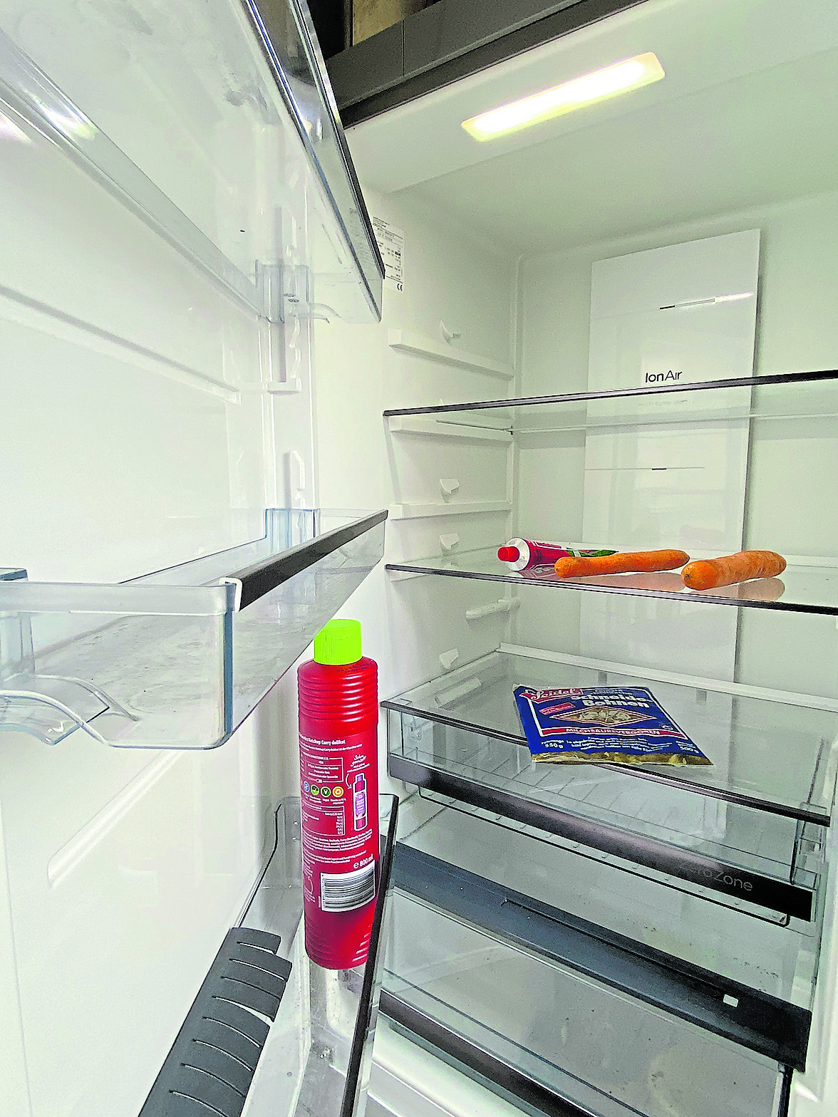 Ein leerer Kühlschrank ist für viele Langzeitarbeitslose harte Realität. (c) Garnet Manecke