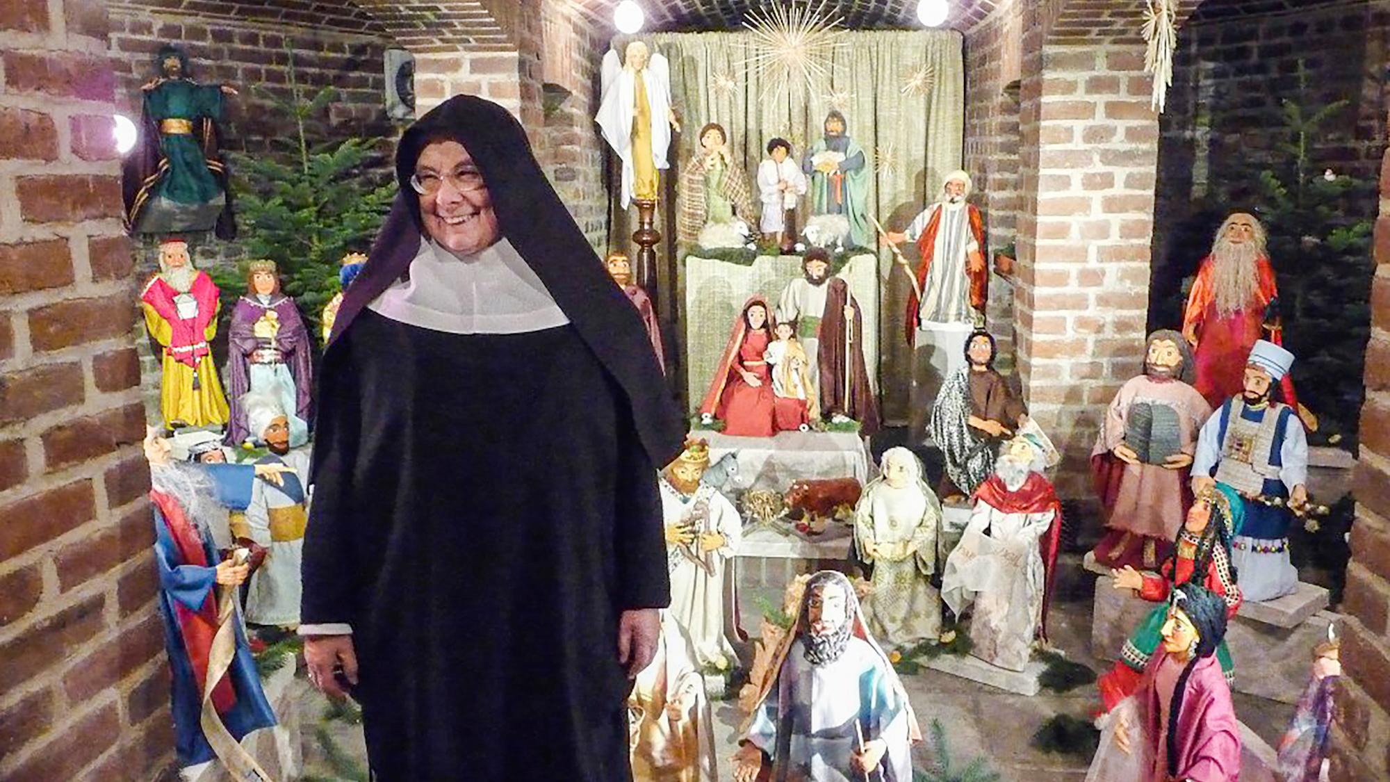 Schwester Judith Friedrich freut sich über den stetigen Zuwachs ihre Geschöpfe. (c) Abtei Mariendonk