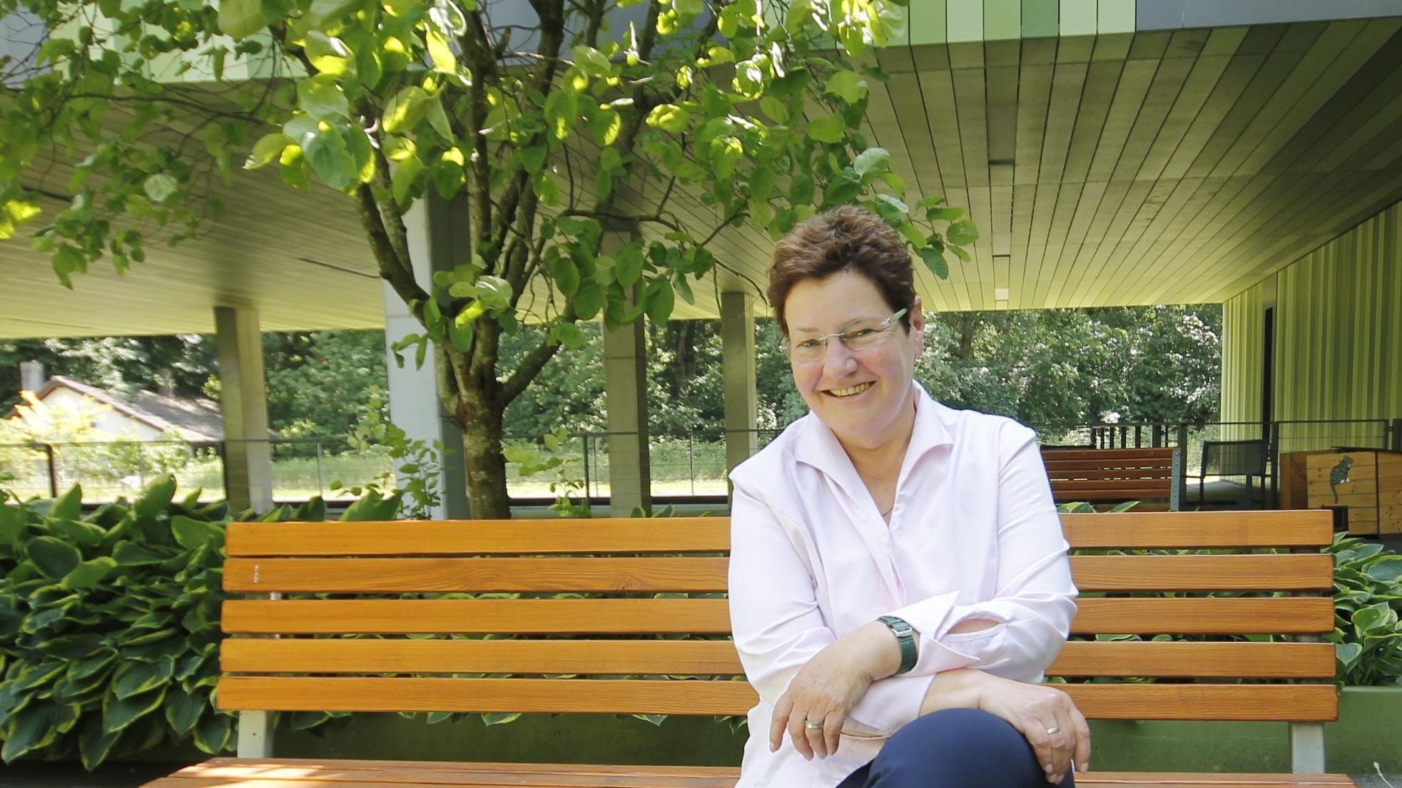 Vielseitig engagiert Während ihres Studiums gründet Martina Maaßen 1987 den Verein „MoWo“ mit, dessen Vorsitzende sie seit 2017 ist. Seit 2013 ist sie Vorsitzende des Vereins „Brückenbau“, seit 2015 ist sie Mitgesellschafterin des Sozialkaufhauses Viersen.  Von 1999 bis 2025 war sie für Bündnis 90/Grüne Mitglied im Rat der Stadt Viersen, unter anderem als Mitglied des Integrationsrates und des Sozialausschusses der Stadt Viersen, 2004 bis 2020 war sie Fraktionsvorsitzende. Als Landtagsabgeordnete für die Grünen 2010 bis 2017 war sie unter anderem arbeitsmarktpolitische Sprecherin. (c) Kathrin Albrecht