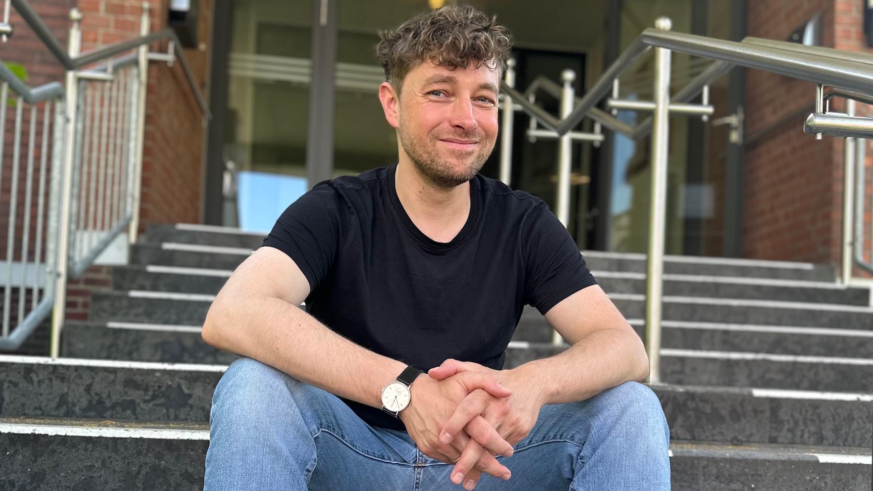 Max Heller wurde im Frühjahr ordiniert. Der 40-Jährige war zunächst bis Ende Juni als evangelischer Pfarrer in der Eifel eingesetzt, wo er  bereits sein Vikariat absolviert hatte. Seit Juli ist er in  Aachen-Brand tätig. (c) Uwe Loeper