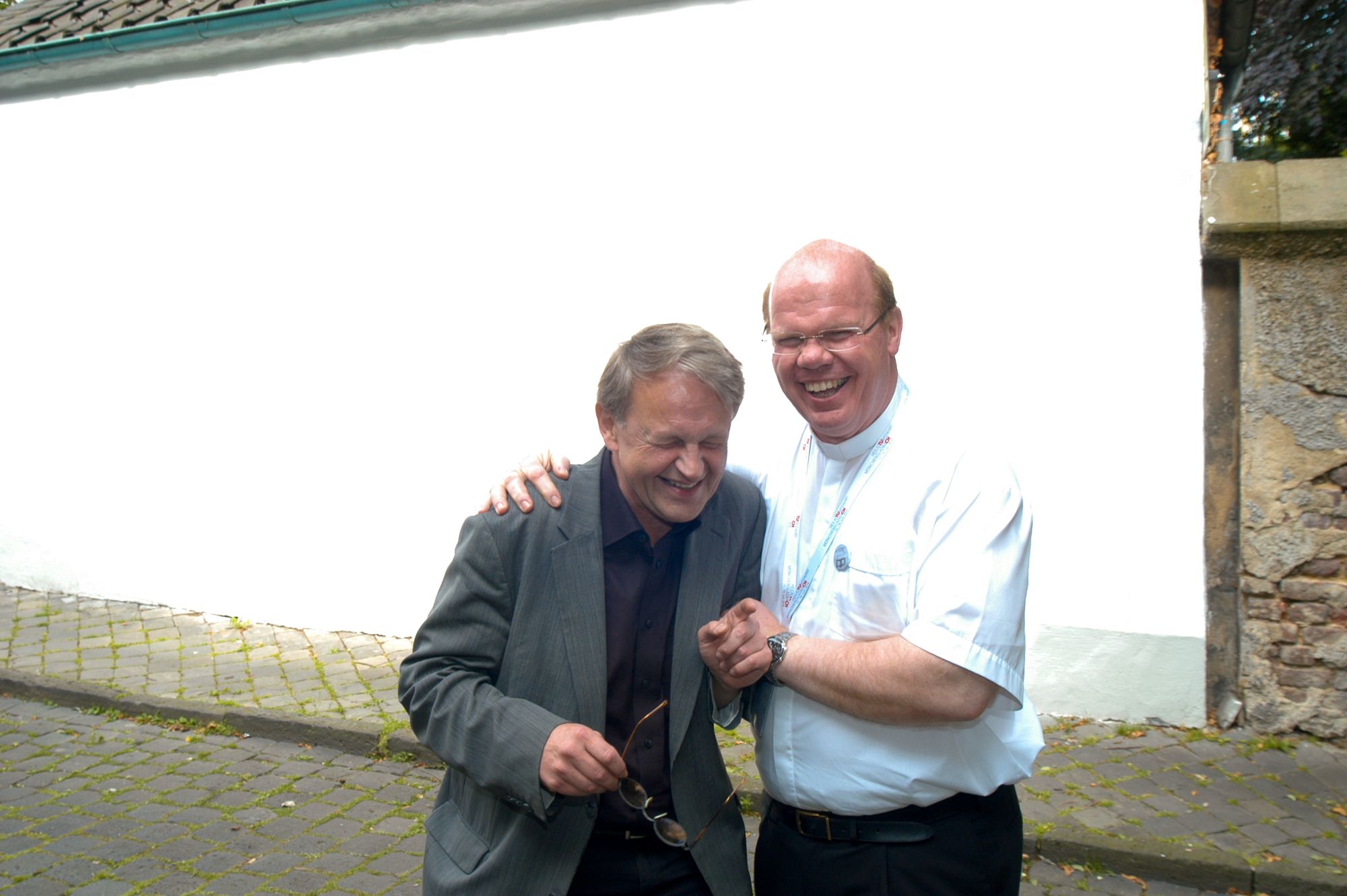 Humor gehört dazu: Klaus Paulsen (l.) und Ulrich Clancett am Rande der Heiligtumsfahrt 2014. (c) Garnet Manecke