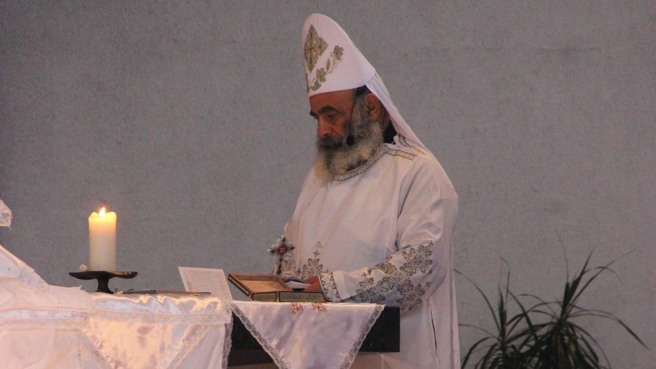 Für die Gottesdienste reist jeweils ein Priester aus dem koptischen St.-Antonius-Kloster in Kröffelbach an. (c) Andrea Thomas