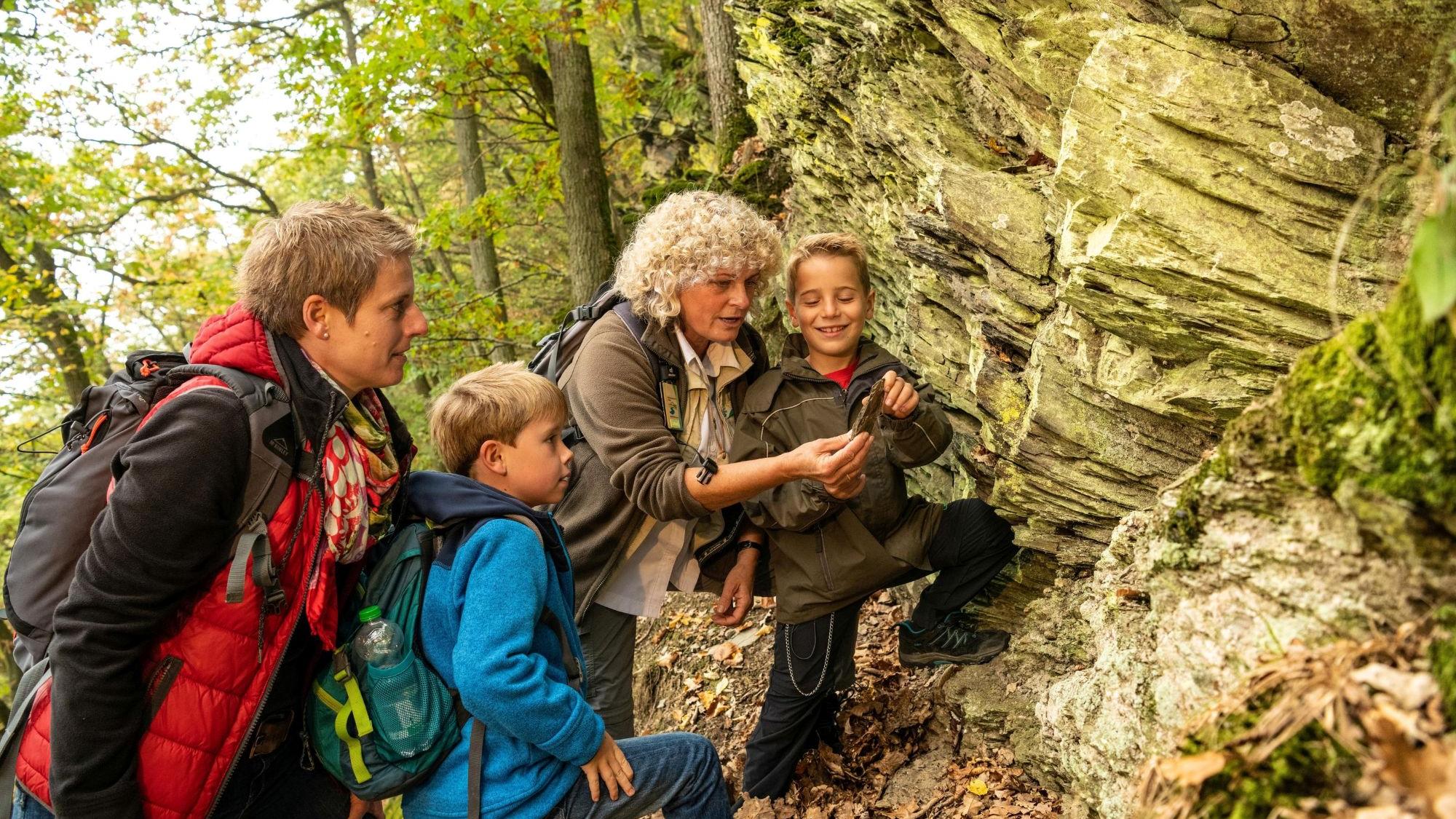 Auch für kleine Besucher gibt es bei Touren viel zu entdecken. (c) Dominik Ketz