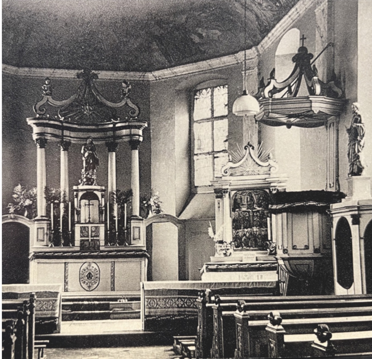 So sah der Innenraum der Kirche um das Jahr 1930 aus. (c) Repro: Ulrich Clancett