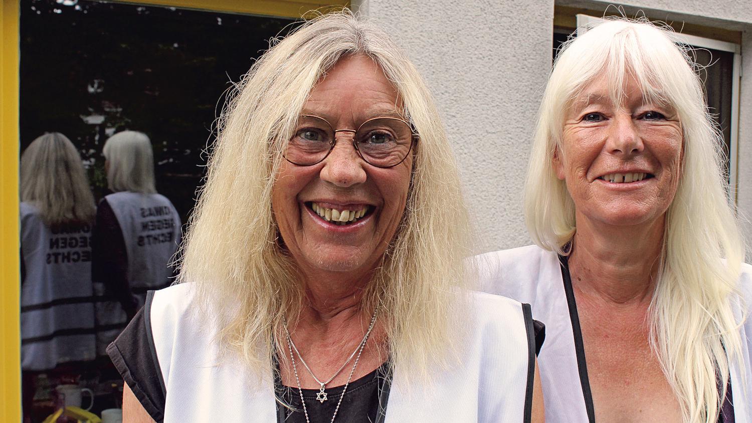 Maria Kehren (l.) und Verena Keppels sind die Gründerinnen der Aachener Ortsgruppe „Omas gegen rechts“. (c) Michael Klarmann