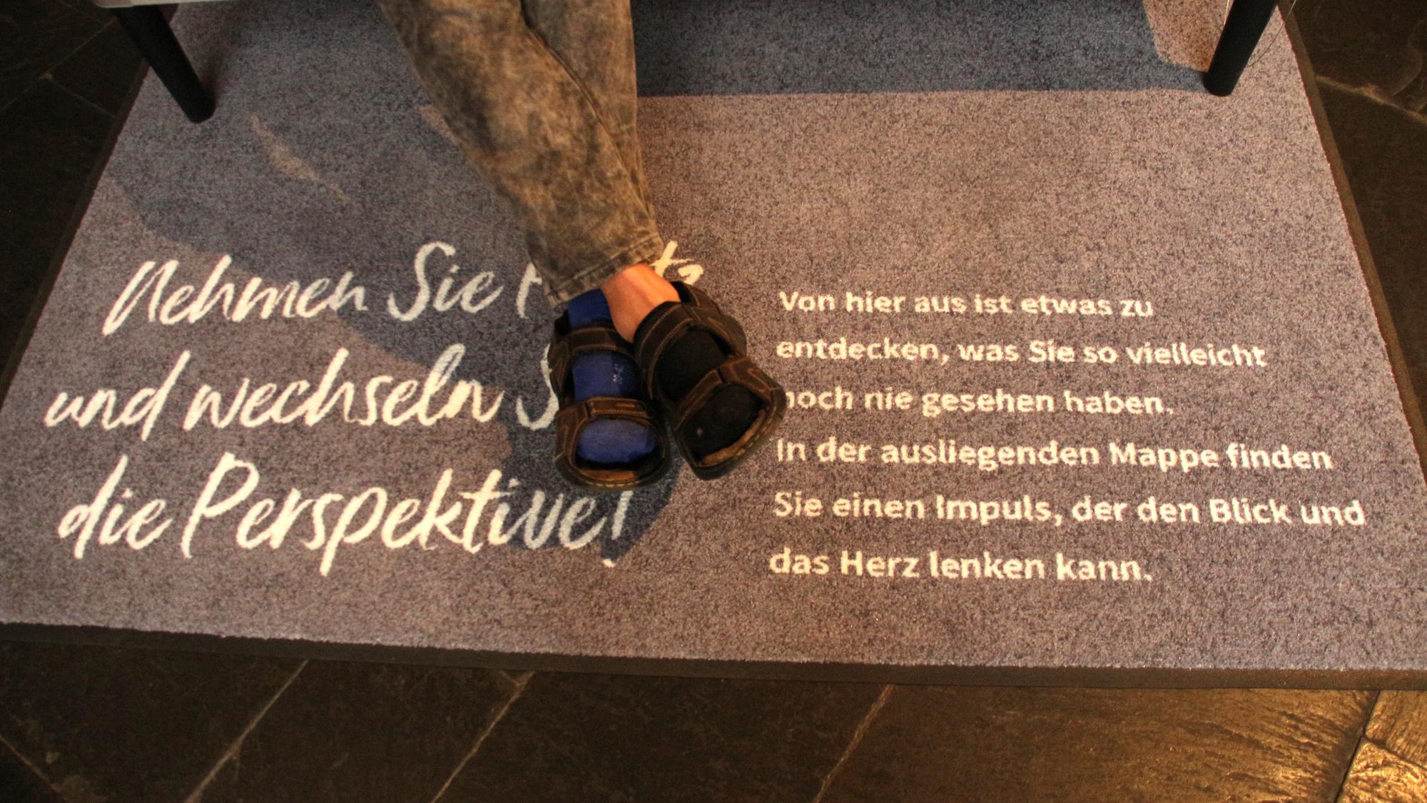 Ein neues Angebot der Pfarrei St. Lukas lädt ein, den eigenen Blickwinkel bewusst zu ändern (c) Dorothée Schenk
