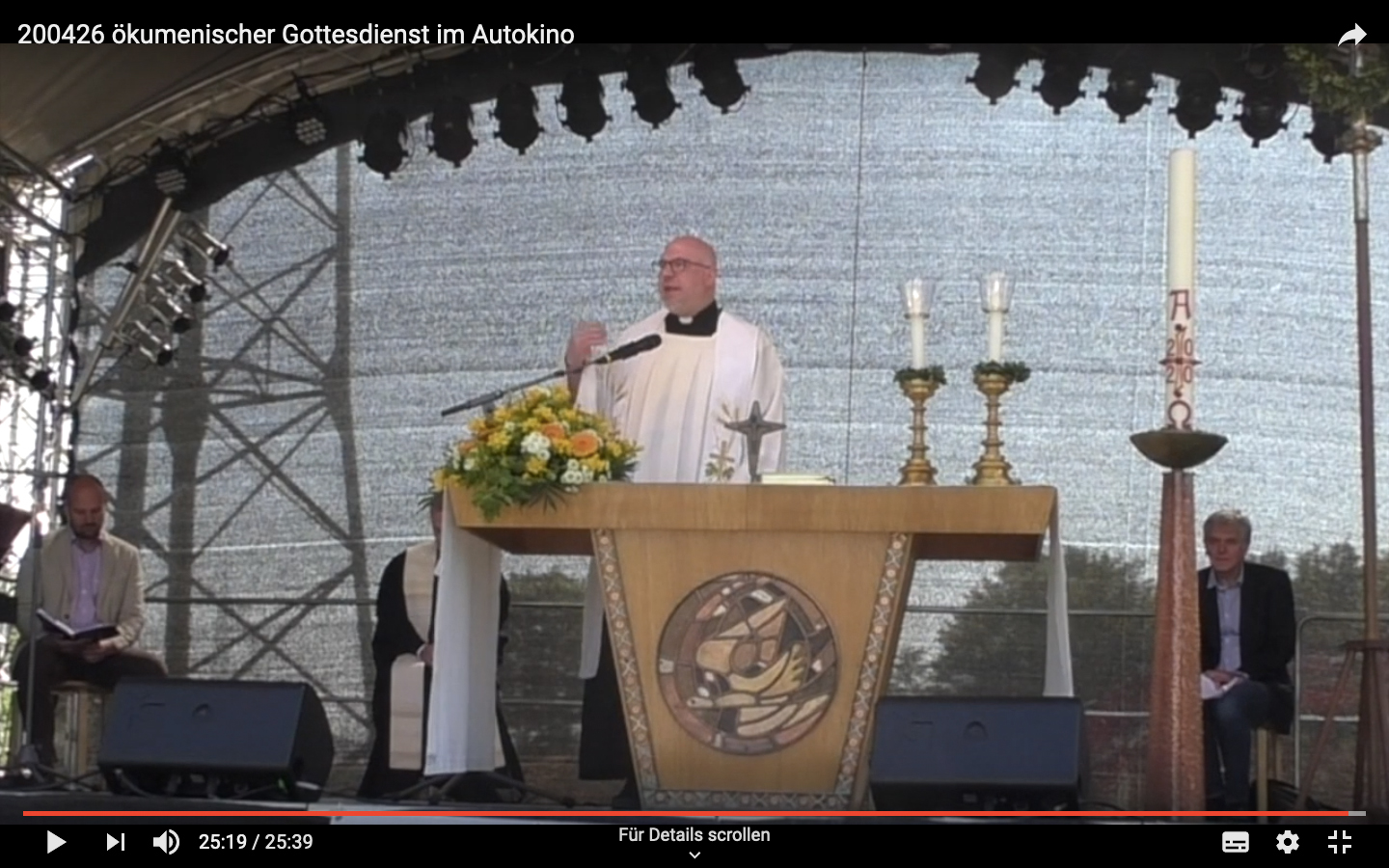 Pfarrer Michael Datené übertrug die Feier auch über einen Youtube-Kanal. (c) KiZ