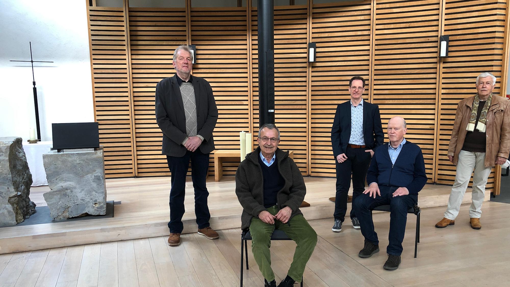 V. l.: Bernhard Zimmermann-Buhr, Hans-Walter Staudte und Hannes Peters (sitzend), Dieter Griemens und Sven Holtmanns (Mitte) vom GdG-Rat. (c) Andrea Thomas