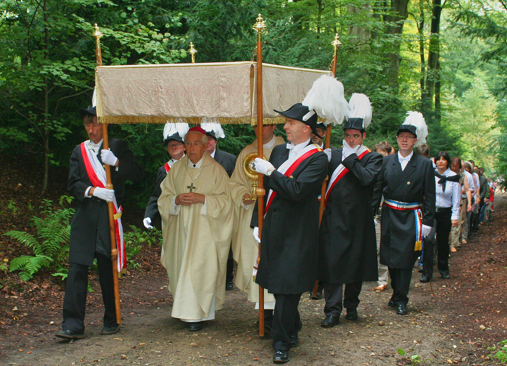 Der verstorbene Weihbischof Karl Reger war oft bei der Oktav. (c) Eucharistische Ehrengarde Süchteln