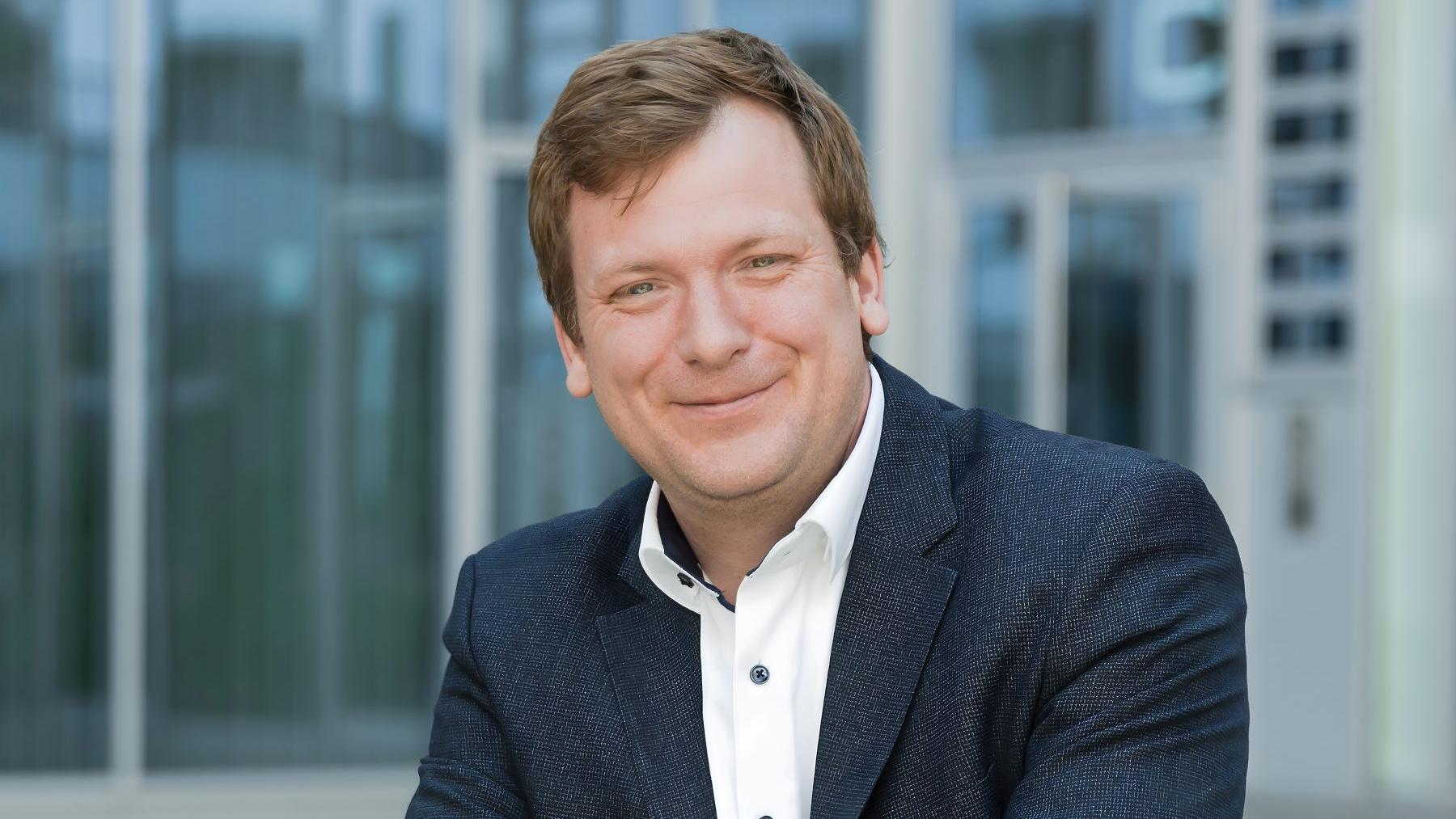 Der promovierte Soziologe Robert Grimm leitet die Abteilung für Politikforschung bei Ipsos Deutschland. (c) Ipsos