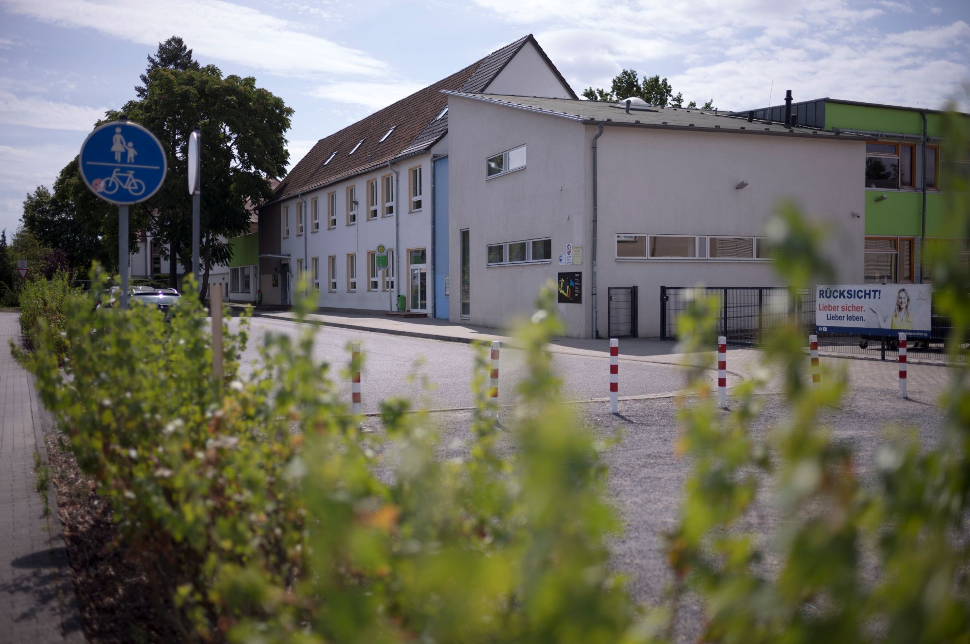 Die beiden Lehrer waren an der Grund- und Oberschule „Mina Witkojc“ Burg tätig. (c) Picture Alliance/Associated Press/Markus Schreiber
