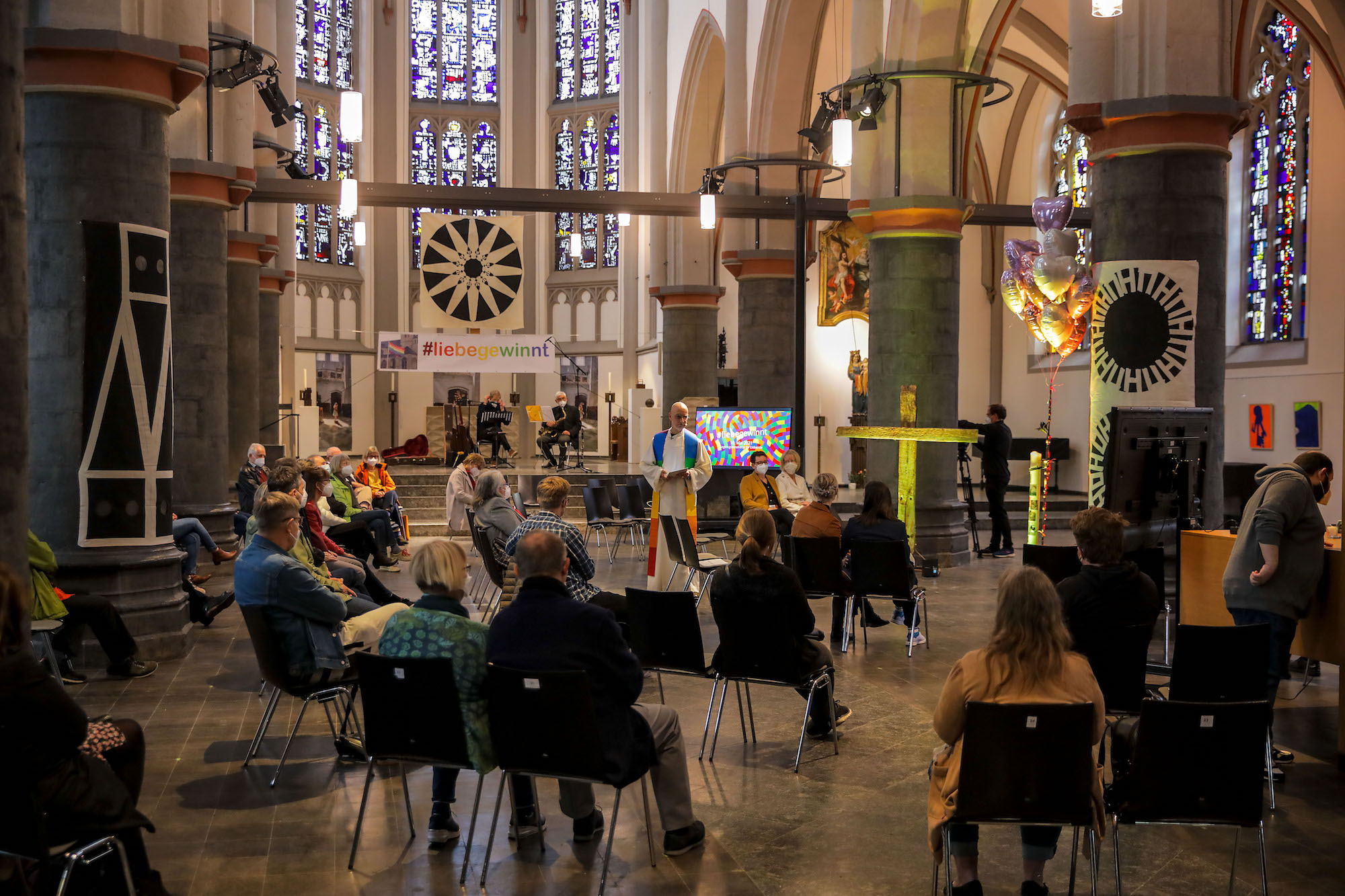 60 Teilnehmende feierten zusammen den Segnungsgottesdienst in der Citykirche Mönchengladbach. (c) Andreas Baum